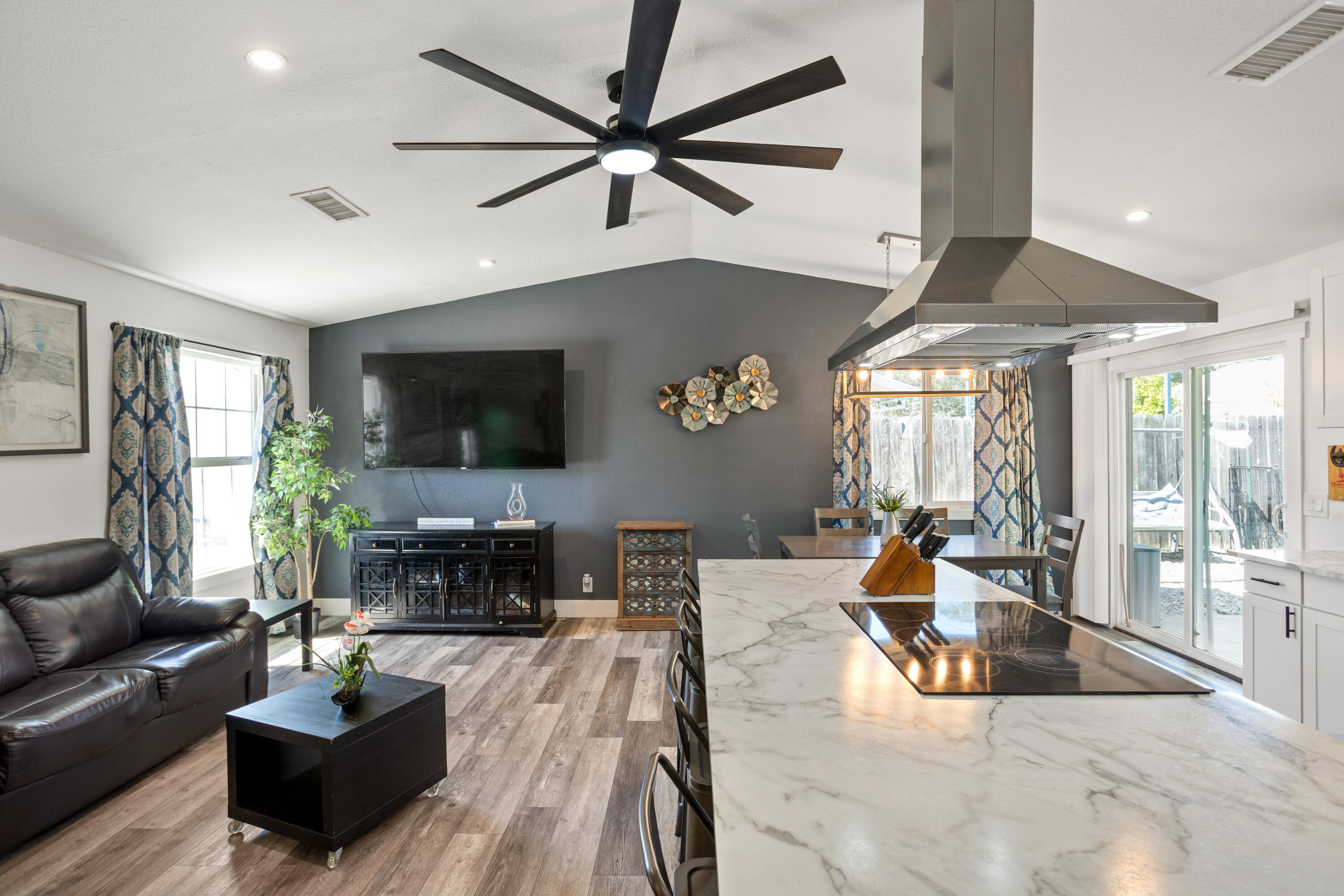 652 Brookridge Drive — photo