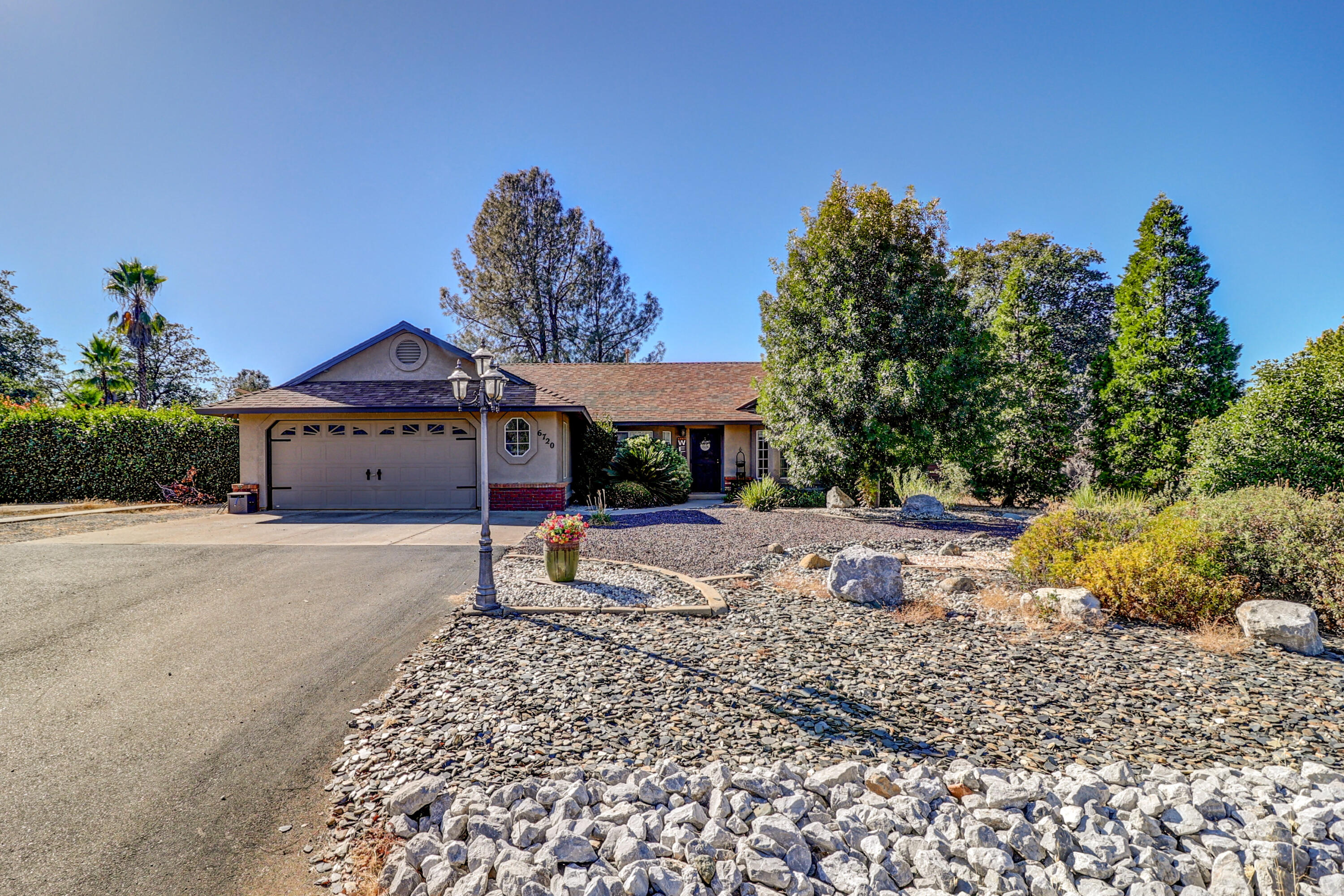 6720 Stallion Ridge Road — photo