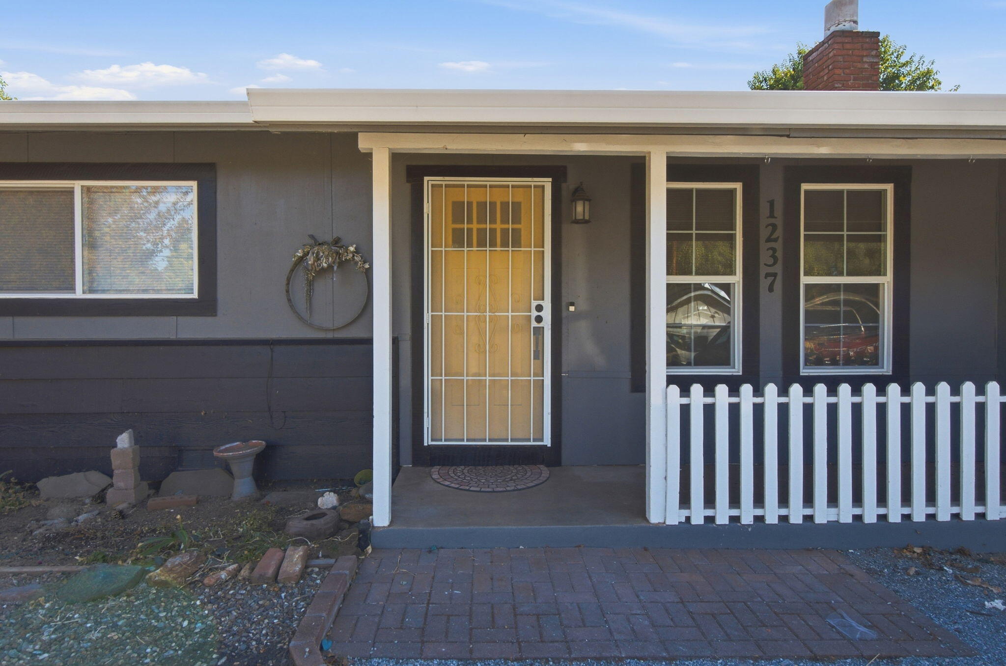 1237 De Moll Drive, Redding, CA 96002 — photo 2