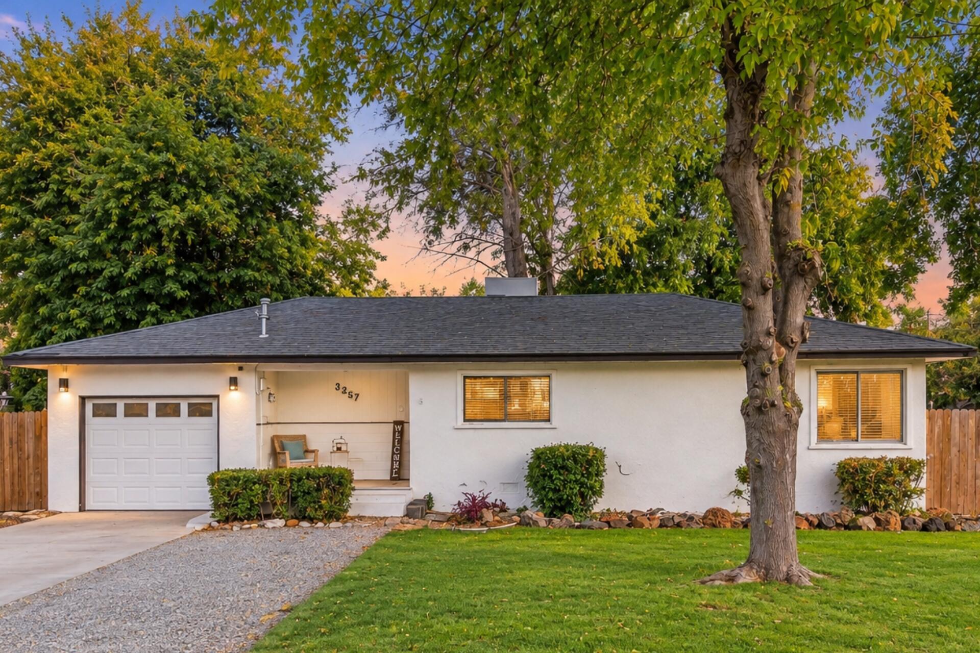 3257 E Bailey Drive — photo