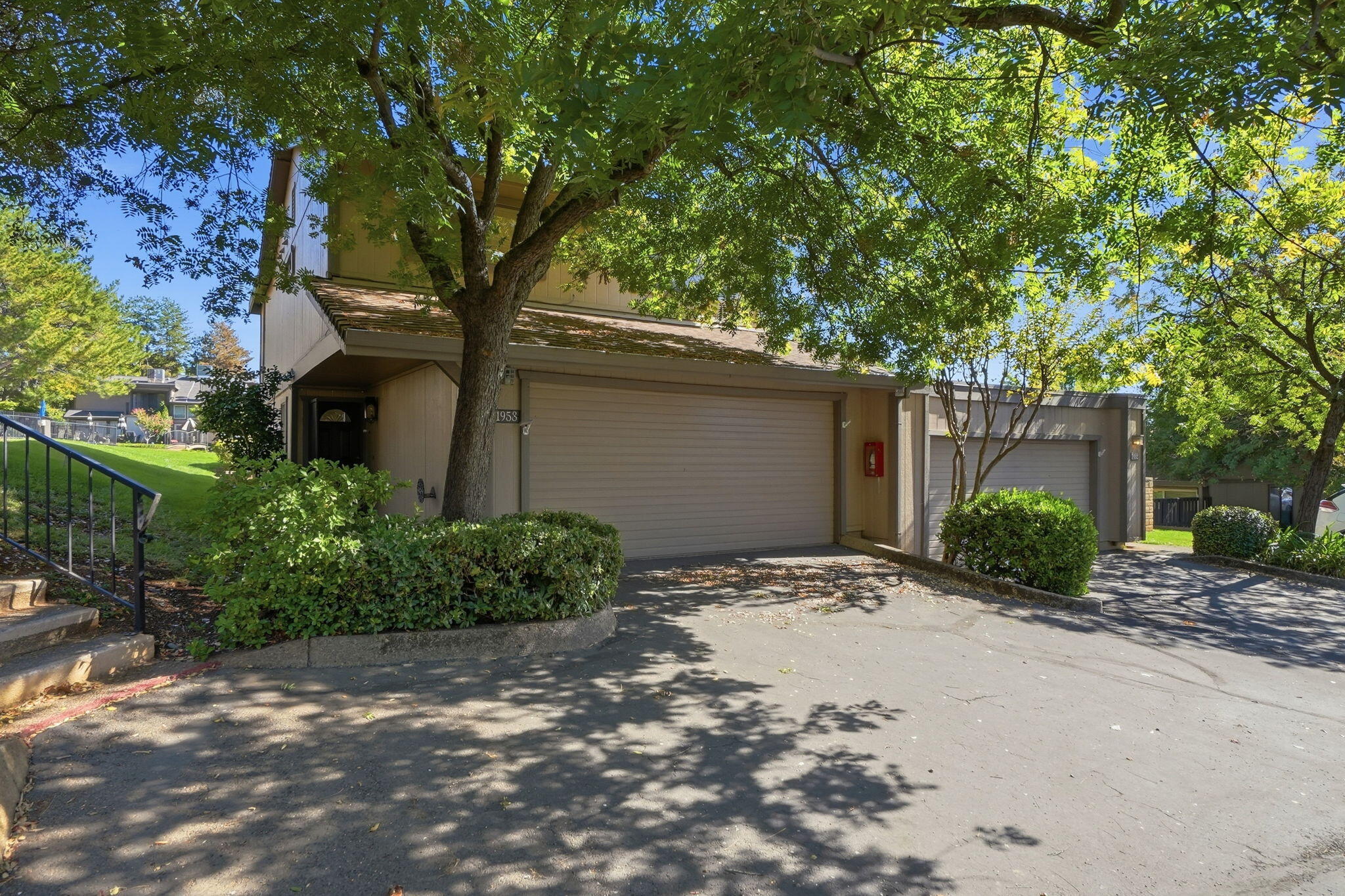 1953 Bechelli Lane — photo