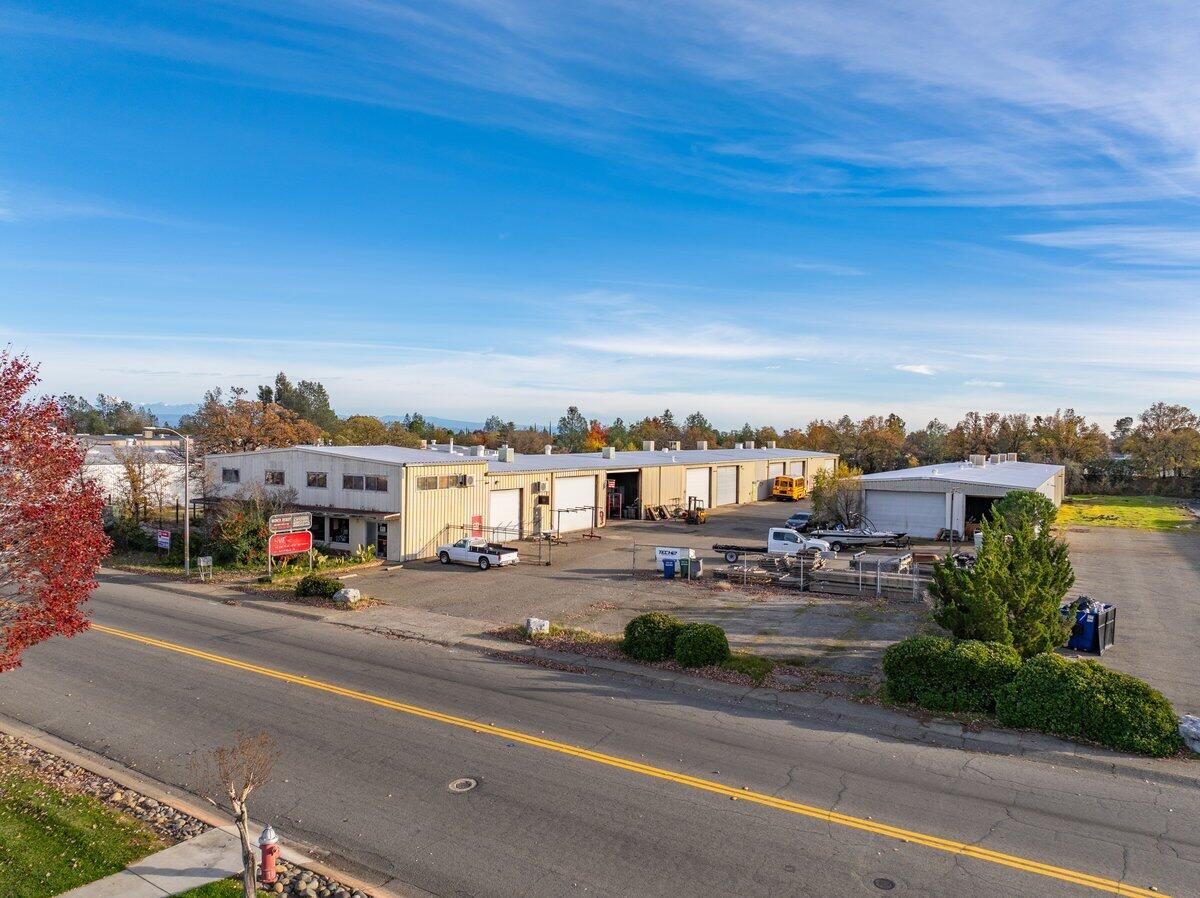 4311 Caterpillar Road — photo