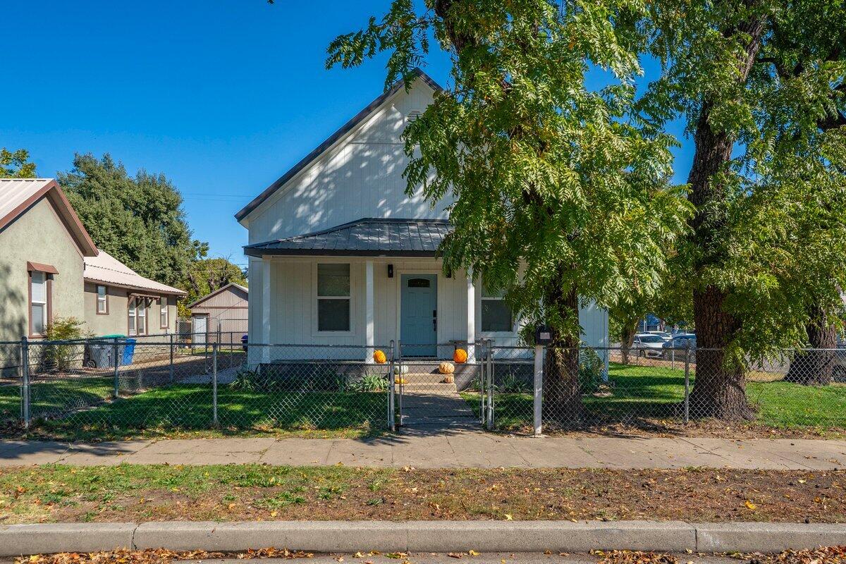 708 Johnson Street, Red Bluff, CA 96080 — photo 2