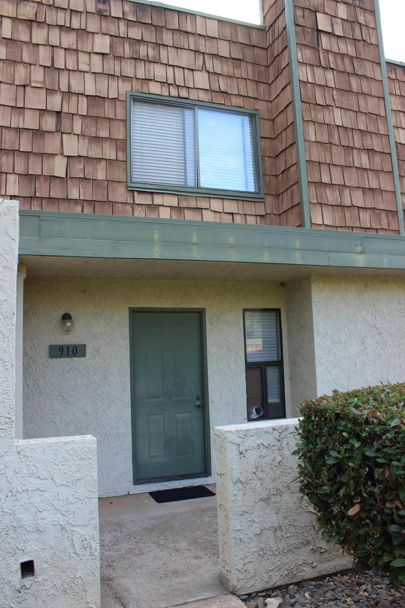910 Chamise Way, Redding, CA 96002 — photo 2