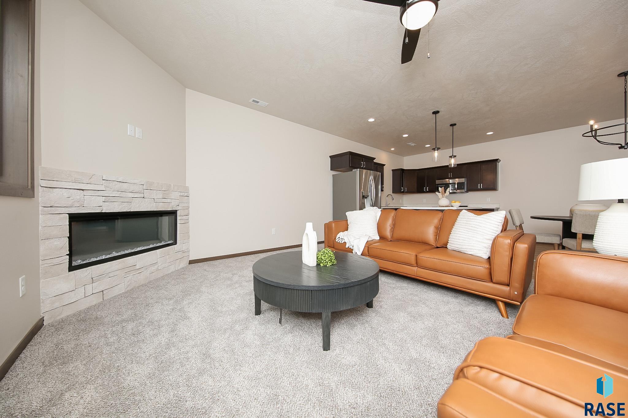 2425 E Caolinn Place, Brandon, SD 57005 — photo 2