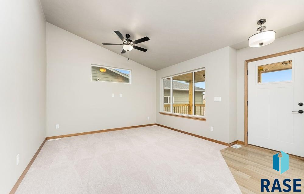 817 Sarah C Circle — photo