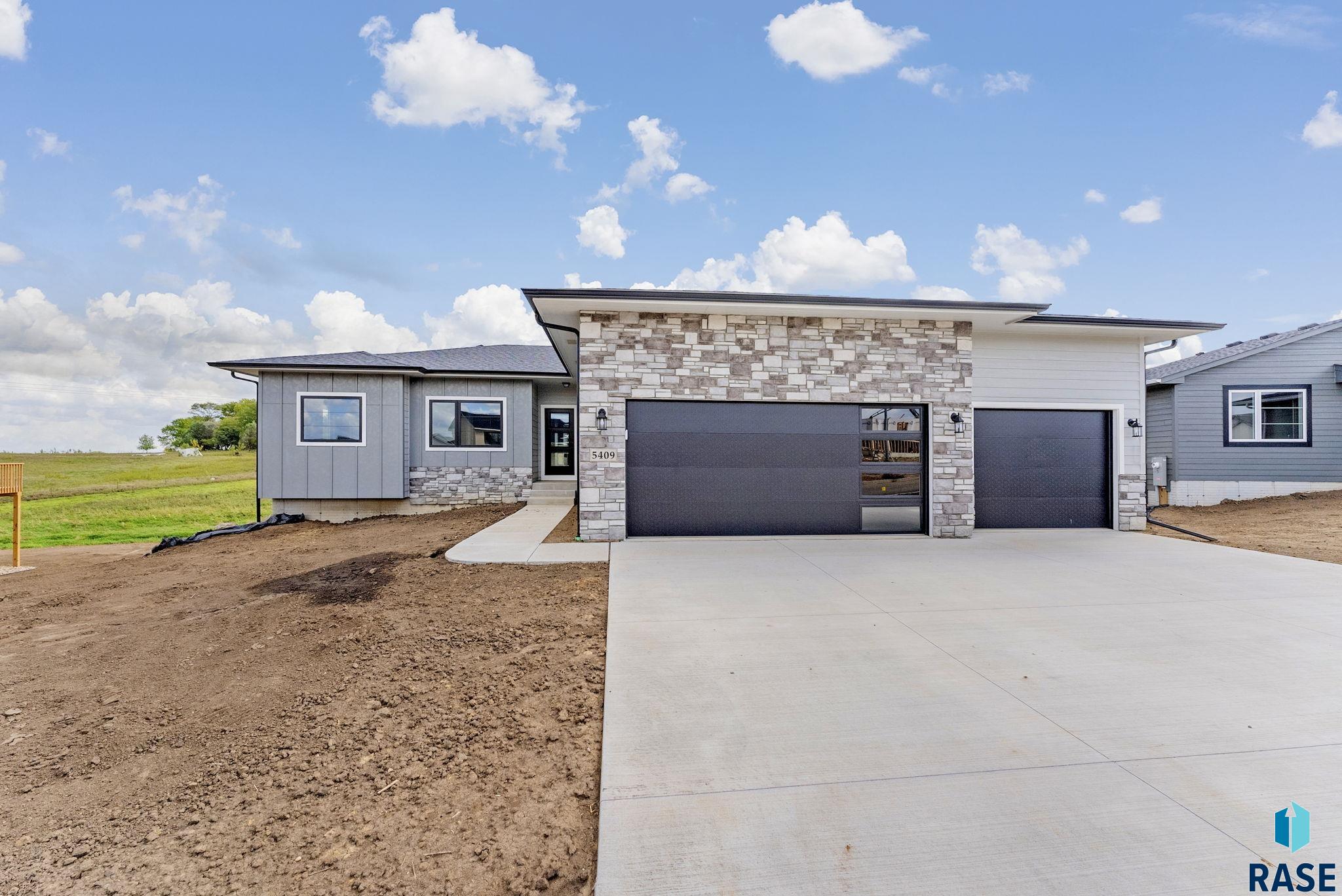 5409 E Brennan Drive — photo