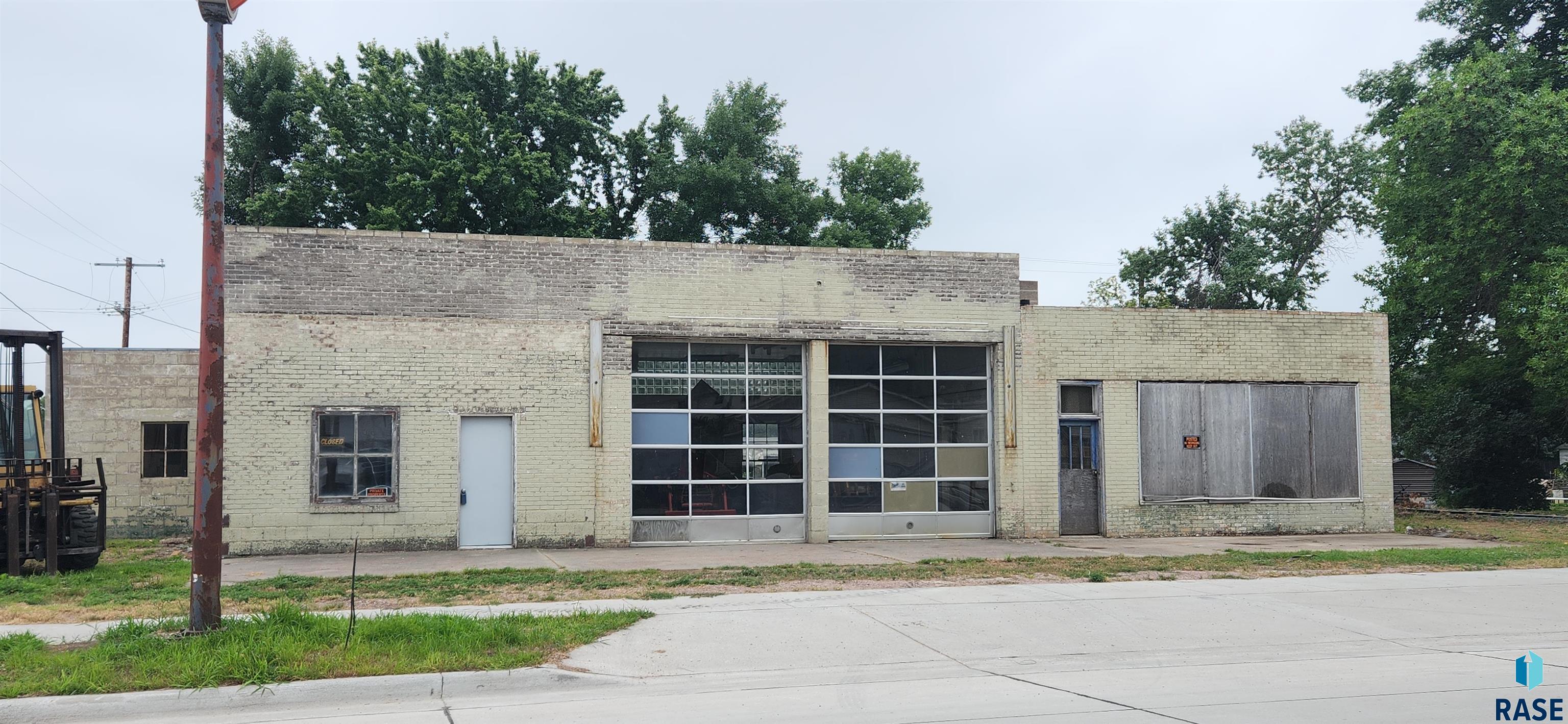 211 E 3rd Street, Dell Rapids, SD 57022 — photo 2