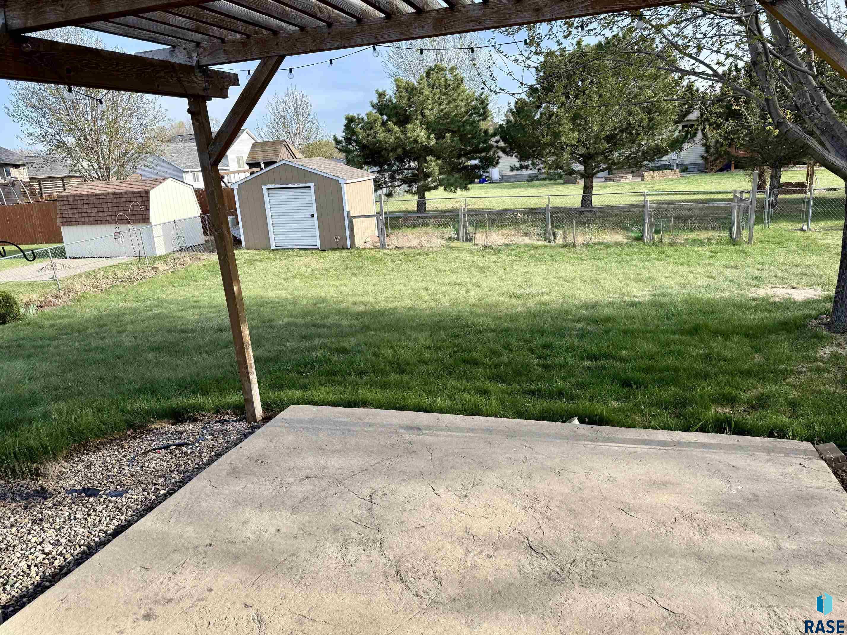 711 W 16th Avenue, Mitchell, SD 57301 — photo 2