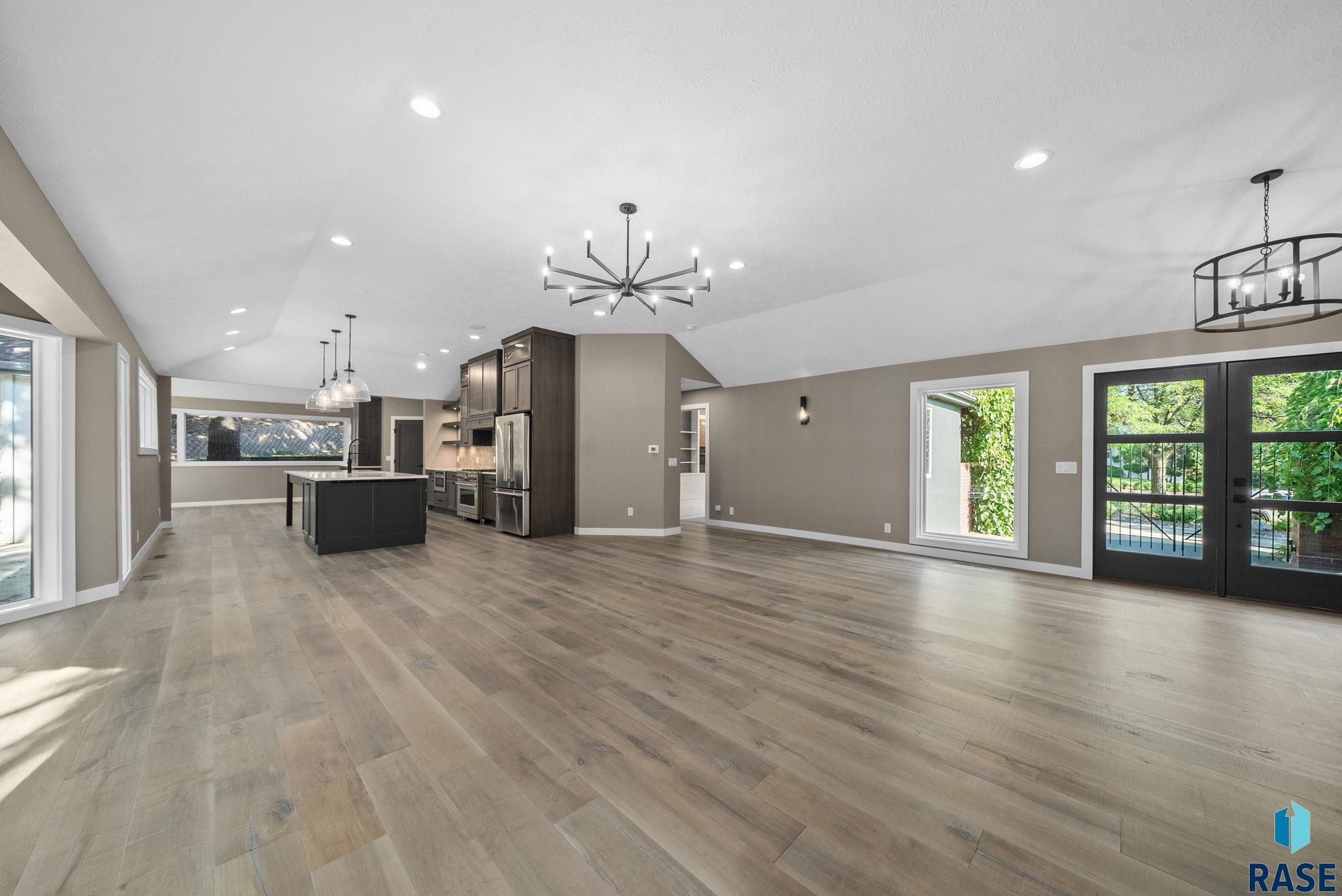1200 E Tomar Road, Sioux Falls, SD 57105 — photo 2
