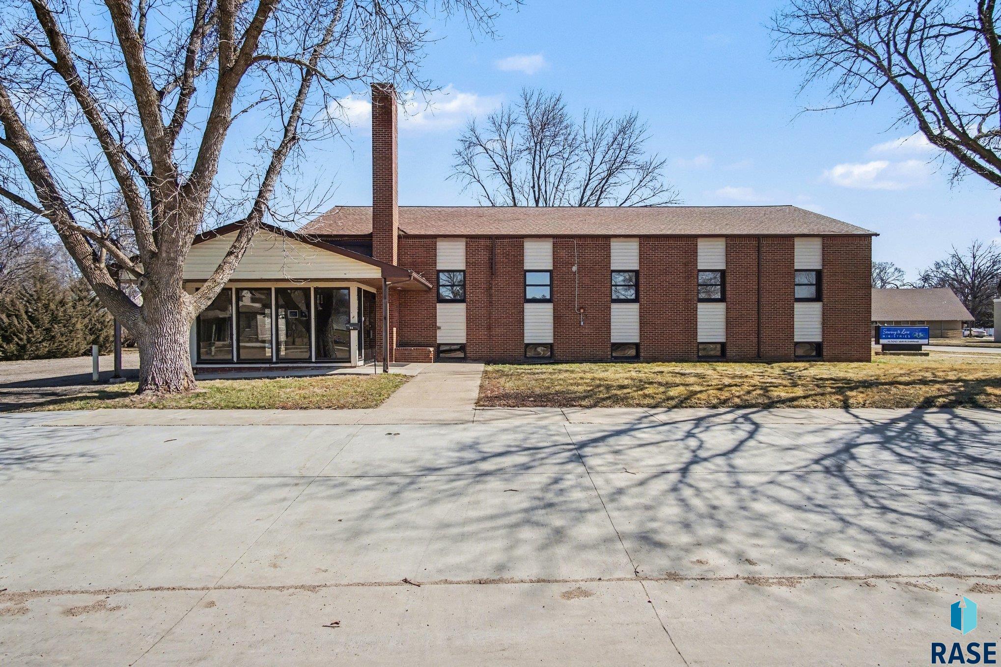 610 NE 3rd Street — photo