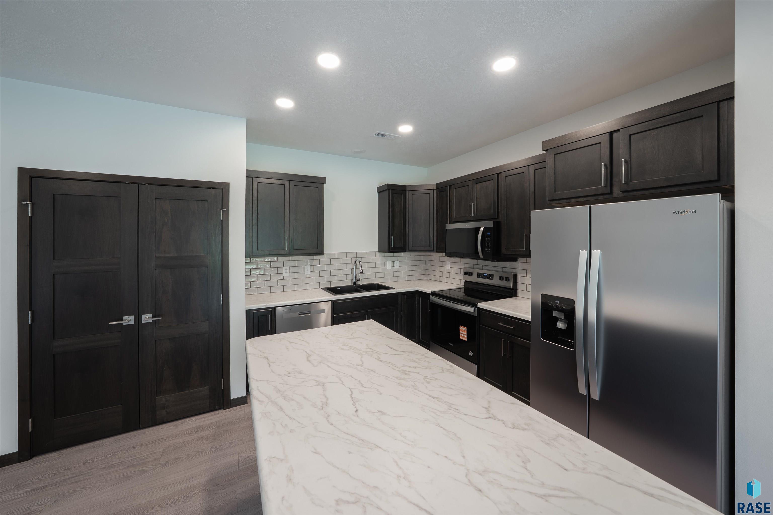 7002 E Brooks Edge Place, Sioux Falls, SD 57110 — photo 3