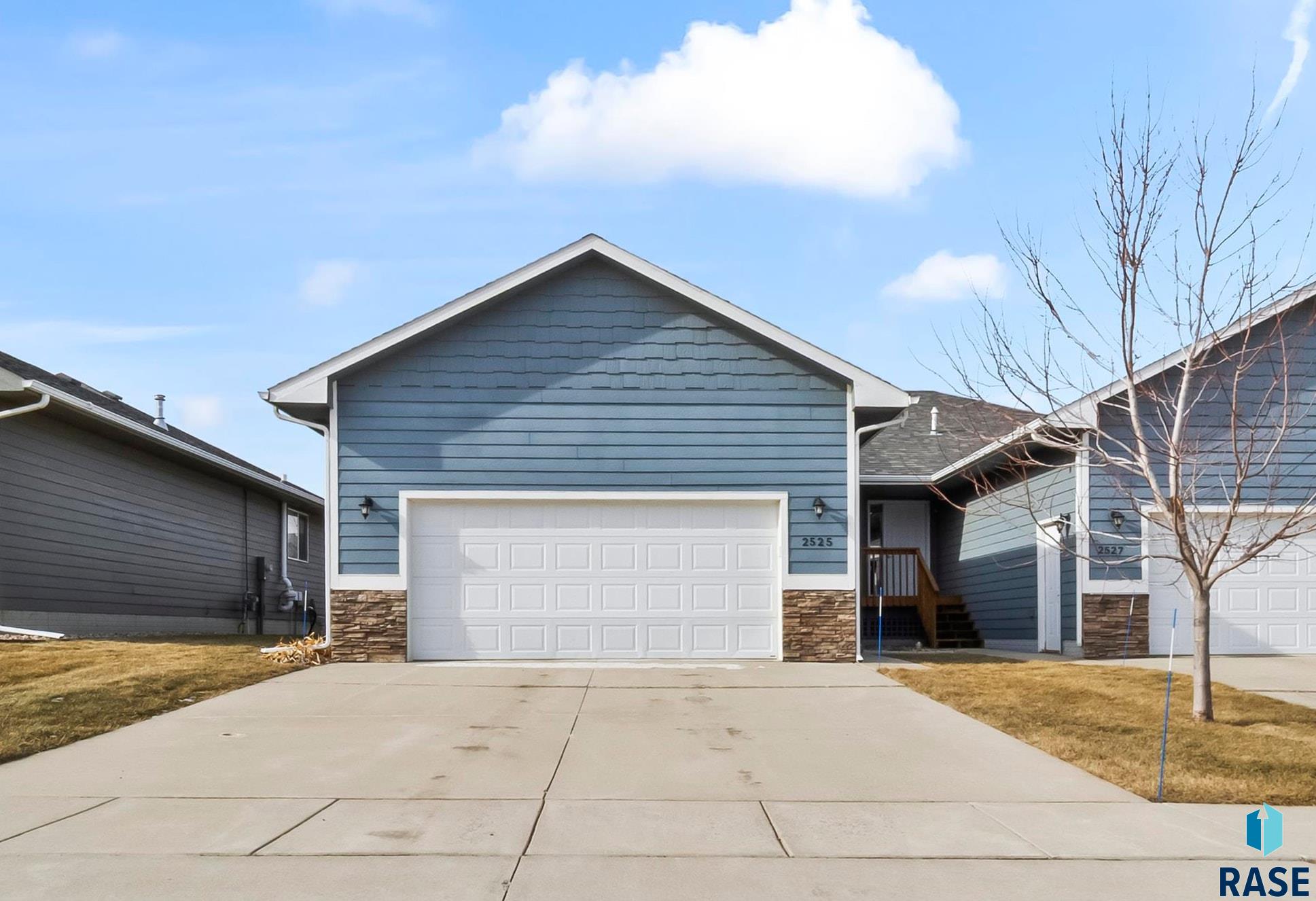 2525 Dorian Drive — photo