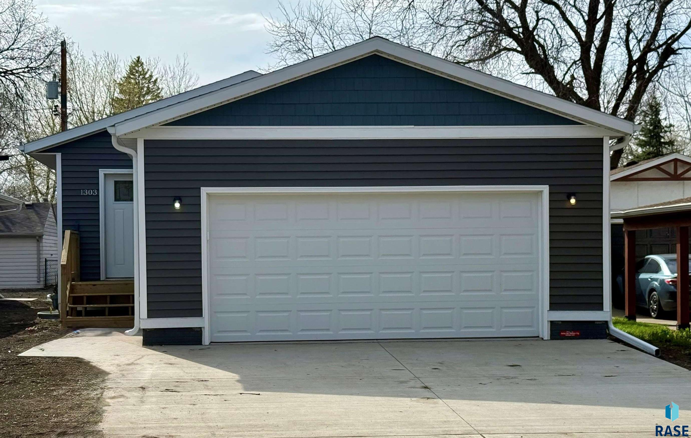 1303 N Garfield Avenue — photo