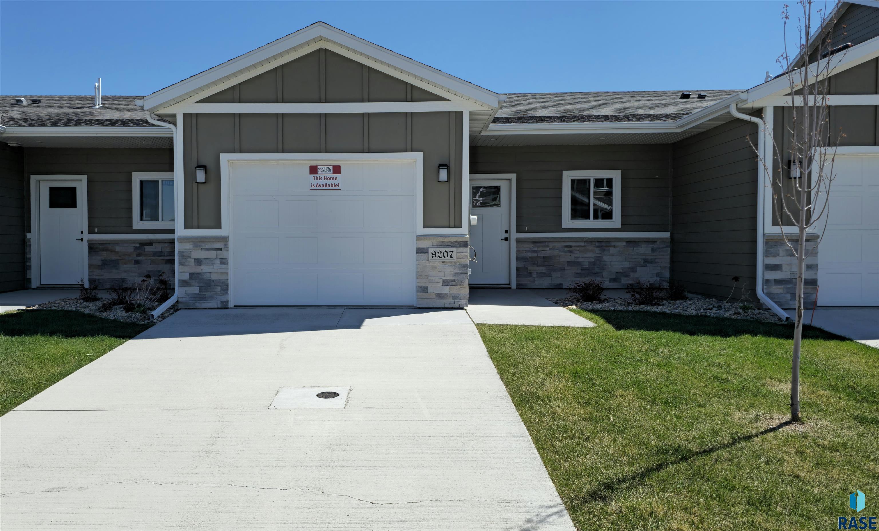 9207 W Ark Place — photo