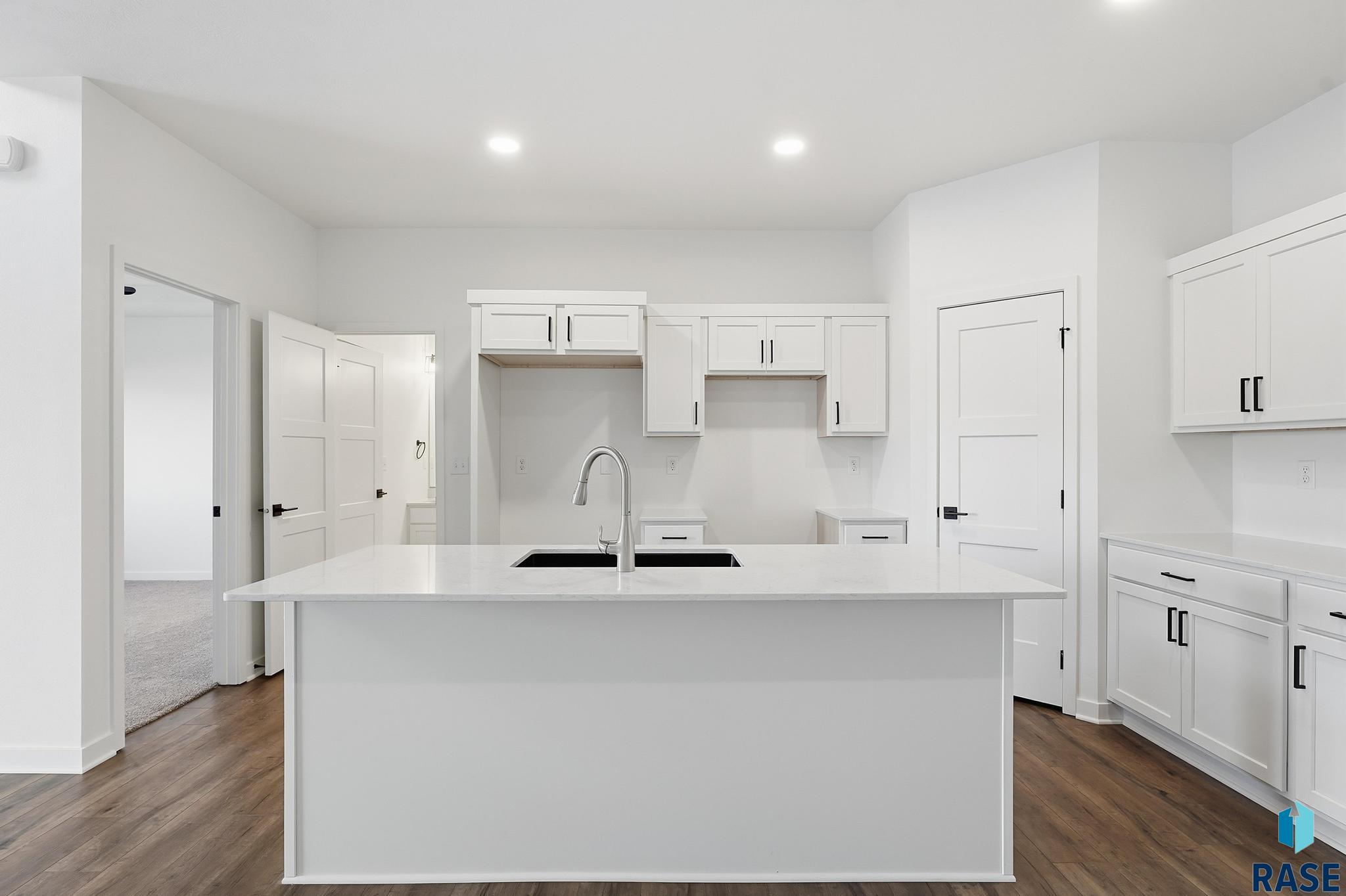 6906 E Brooks Edge Place, Sioux Falls, SD 57110 — photo 2