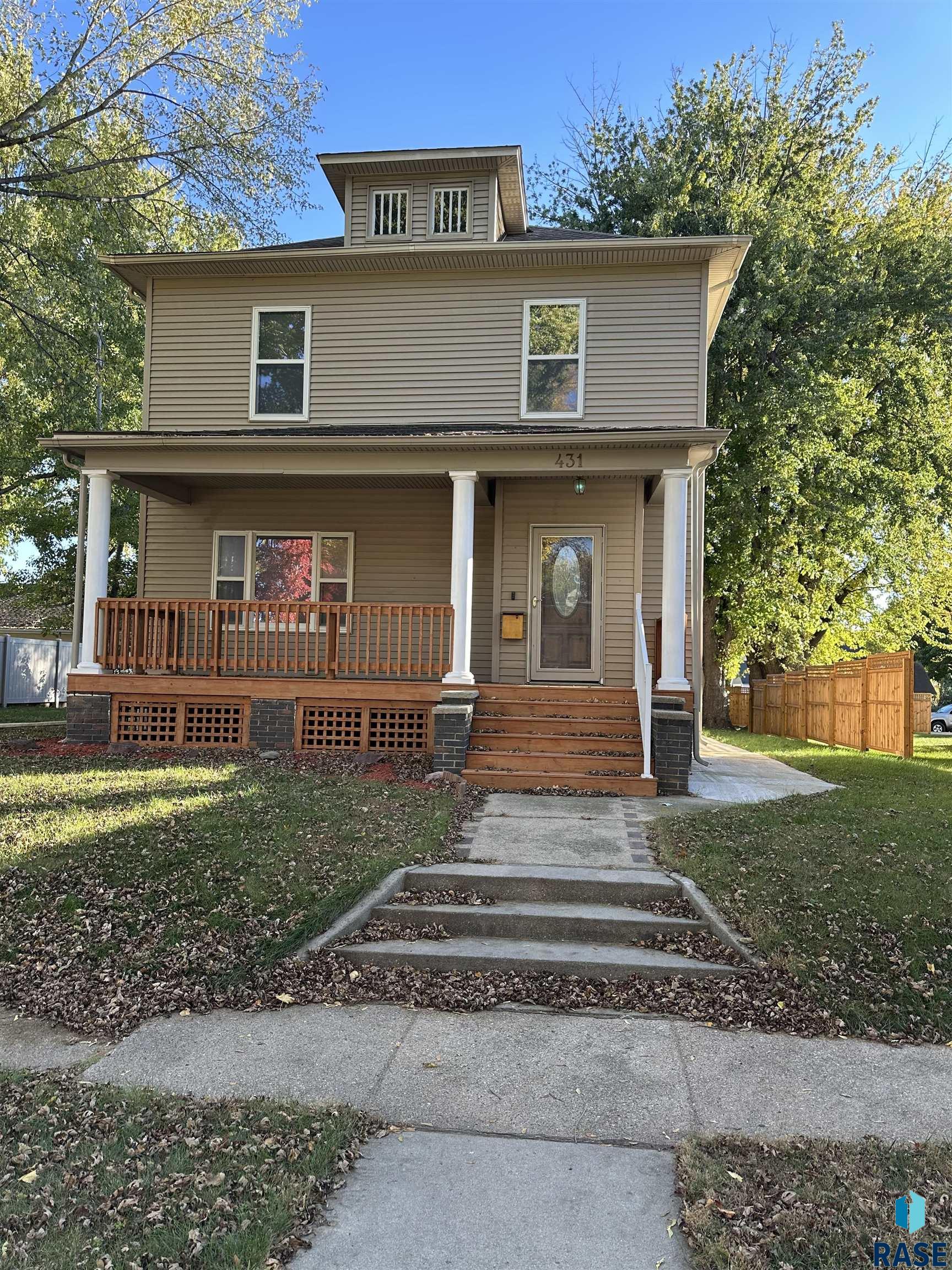 431 W Luverne Street — photo