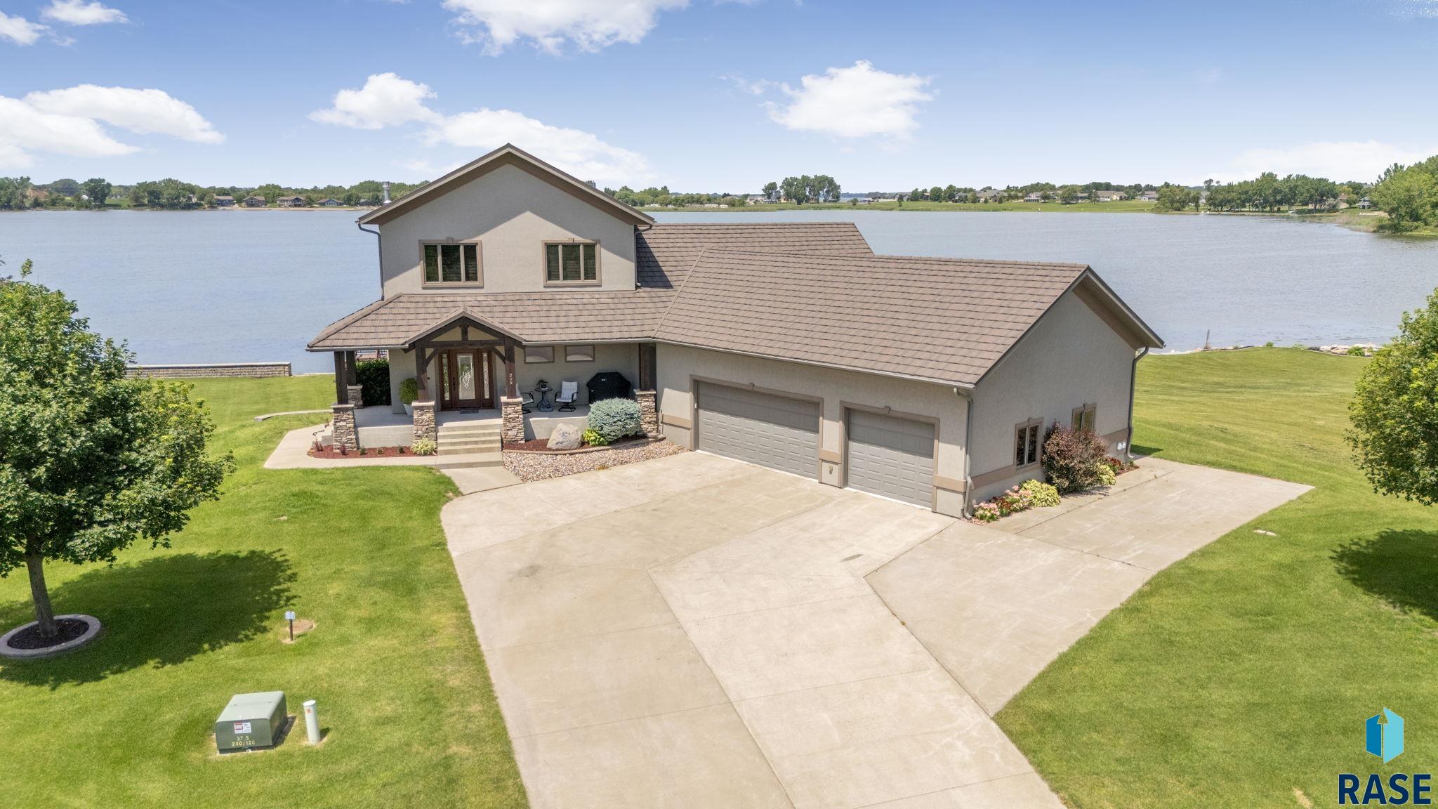 209 Lake Ridge Drive — photo