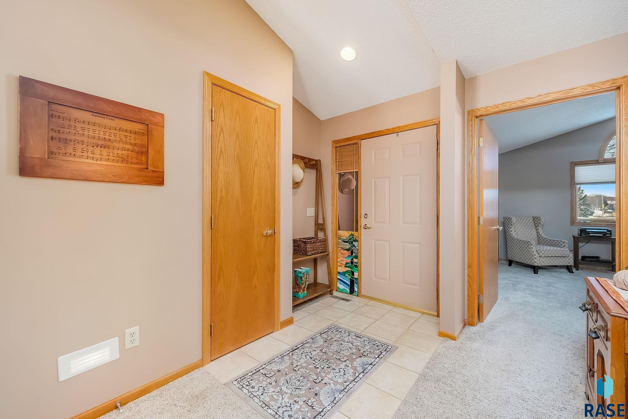 3500 E Kris Drive, Sioux Falls, SD 57103 — photo 2
