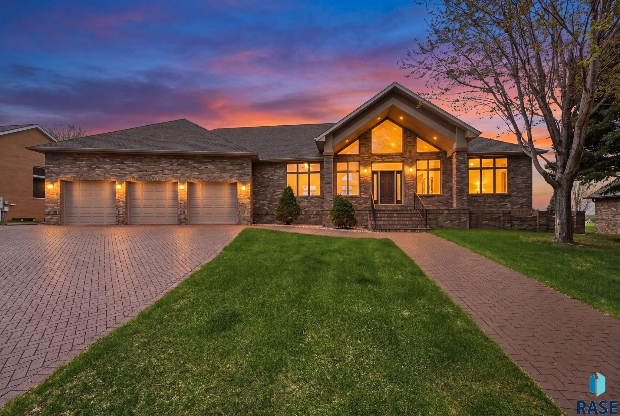 6301 S Grand Prairie Drive — photo