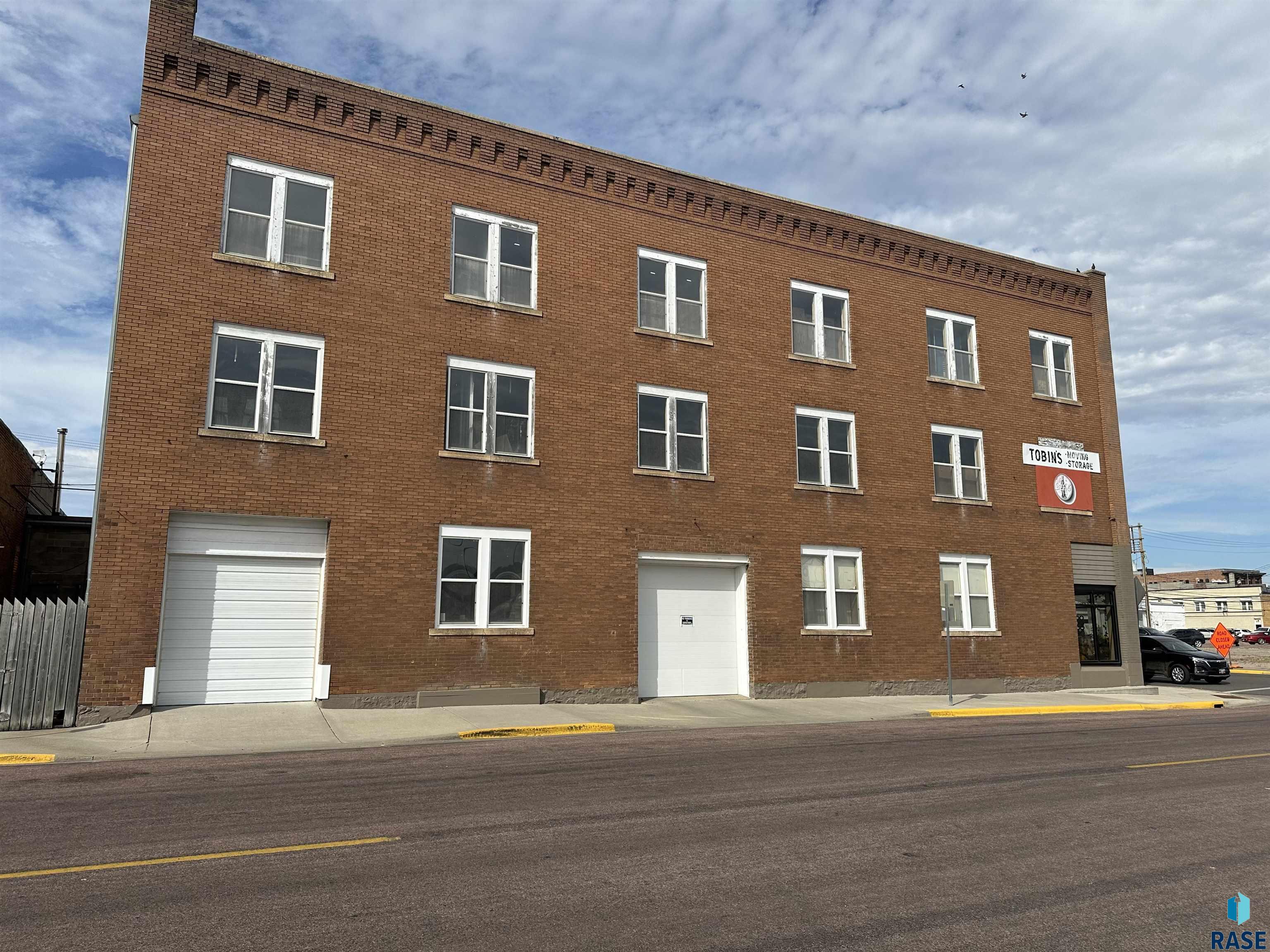 119 E 1st Avenue, Mitchell, SD 57301 — photo 2