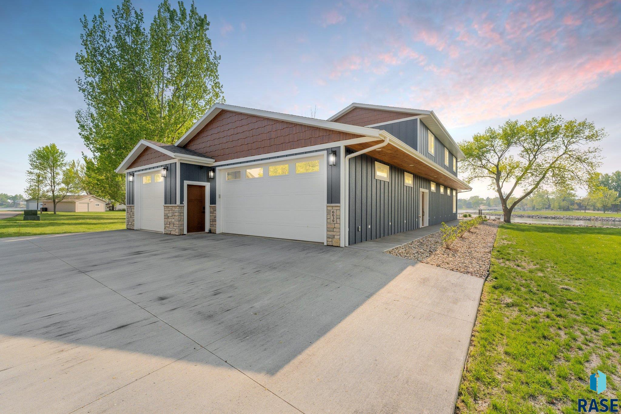 6639 Peninsula Lane — photo