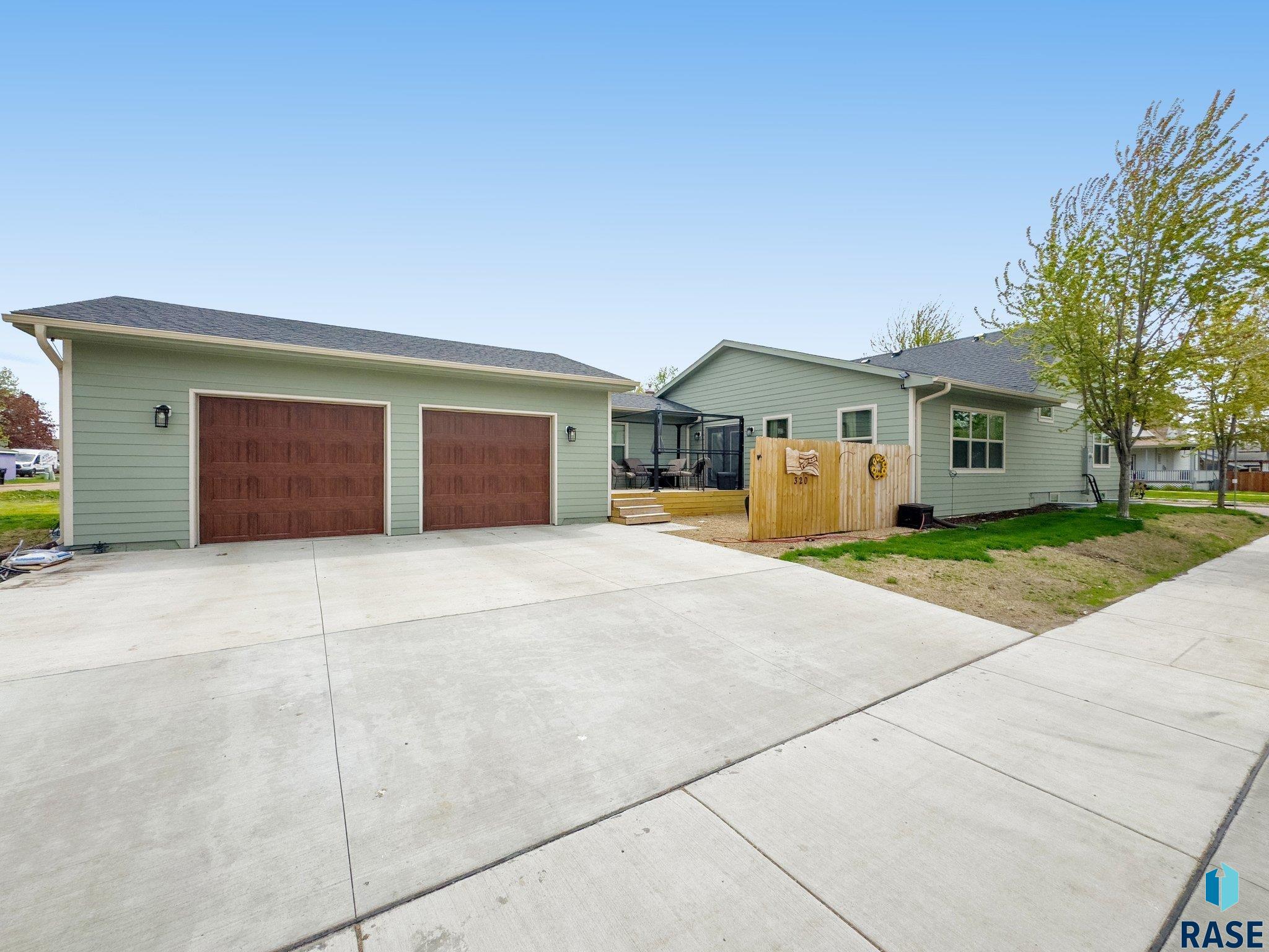 320 W 4th Avenue — photo