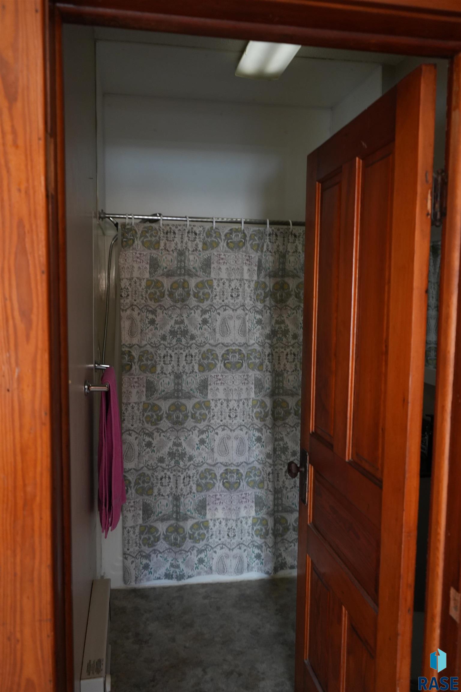 608 E Maple Street, Parkston, SD 57366 — photo 2