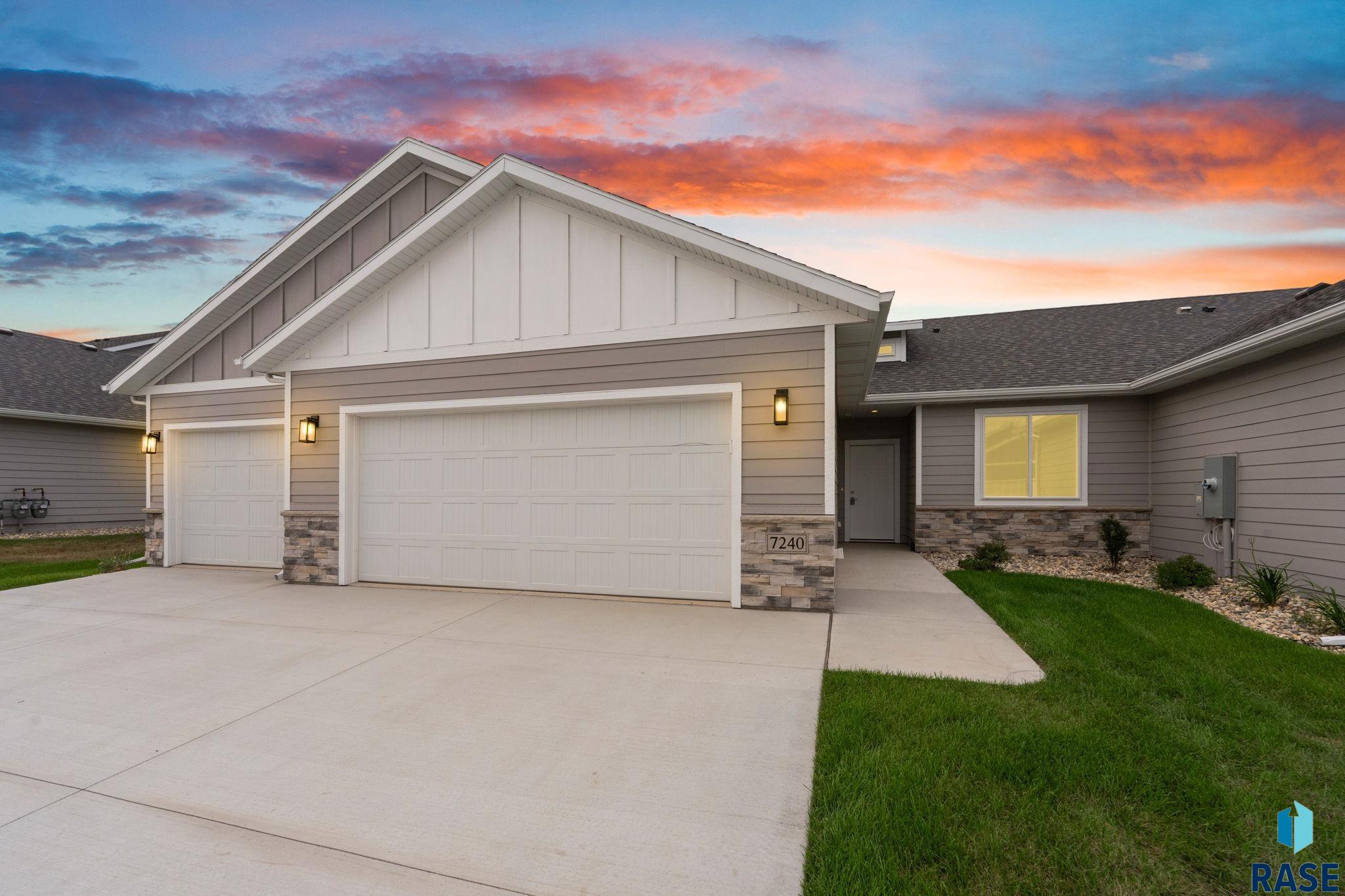 7240 E Waters Edge Place — photo