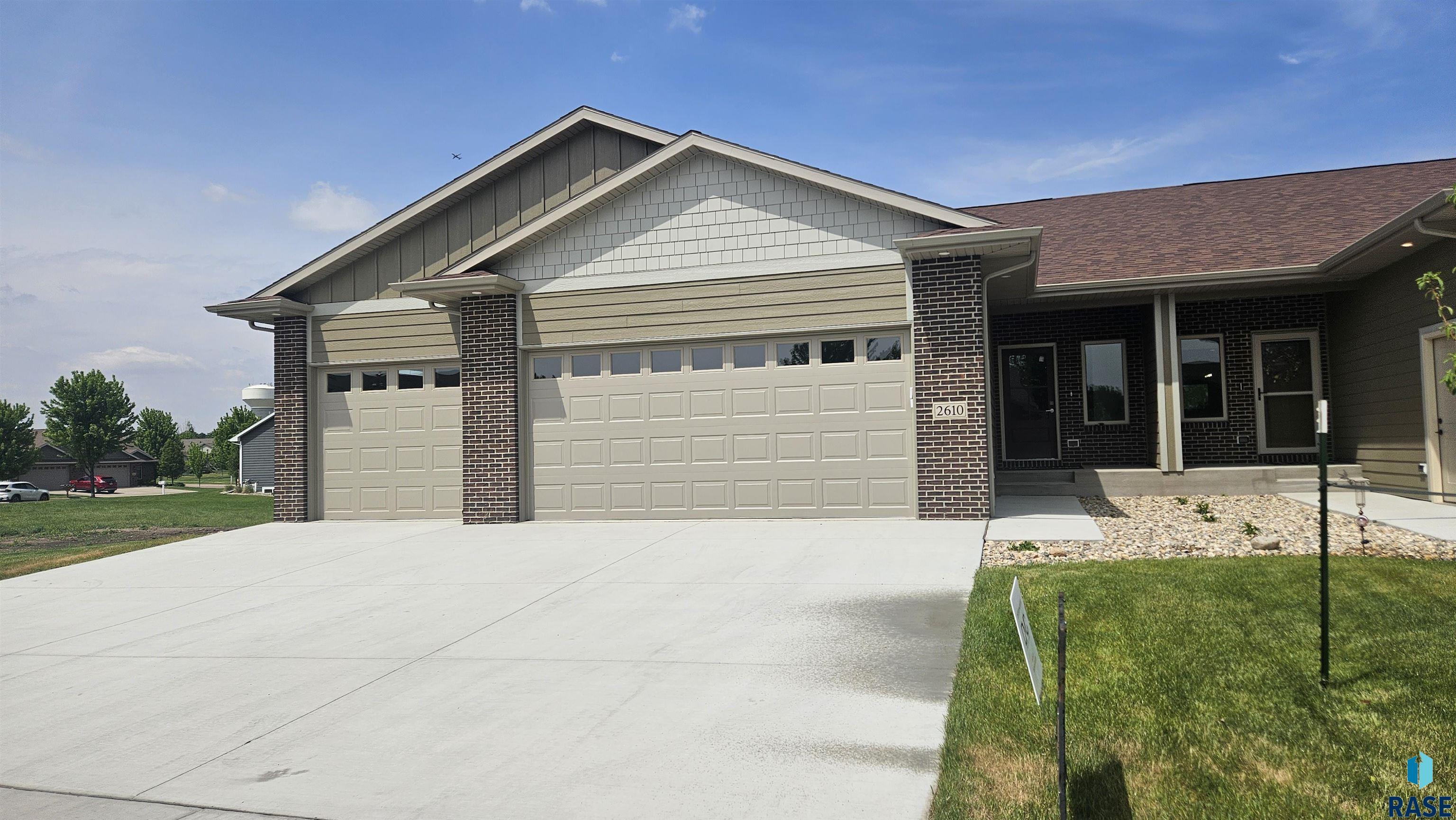 2610 E Whisper Trail — photo