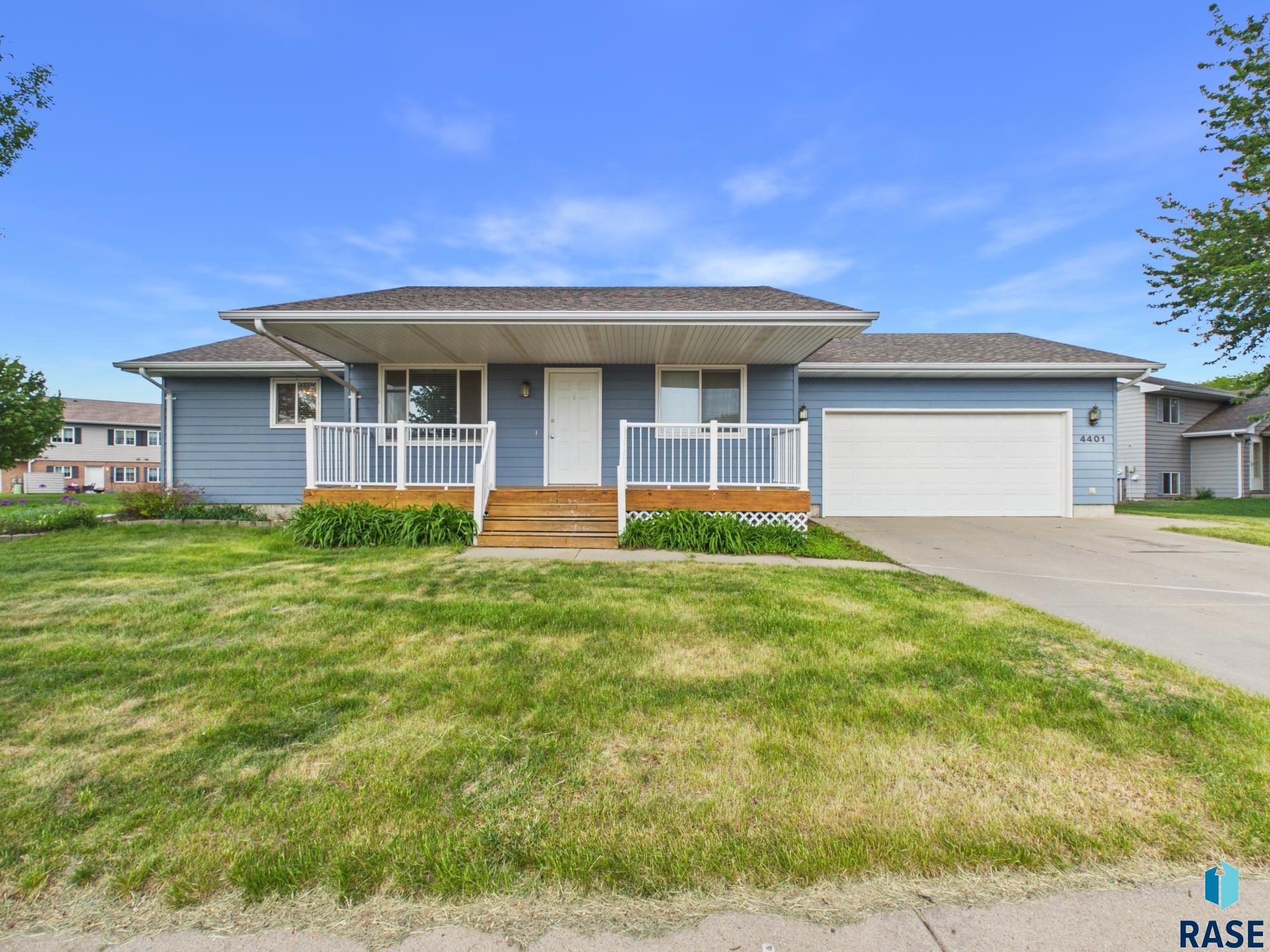 4401 W Antelope Drive — photo