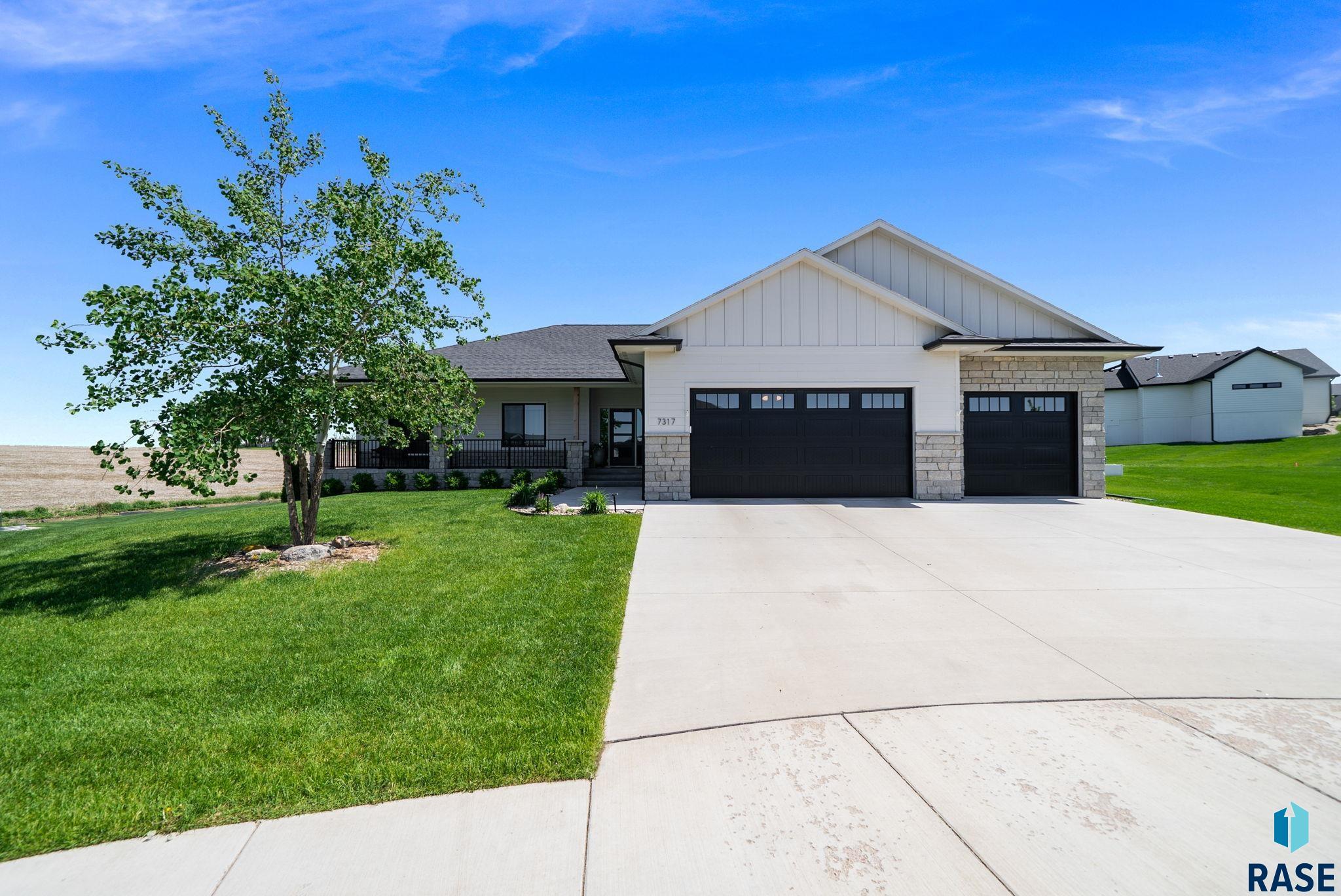 7317 E Misty Knoll Circle — photo
