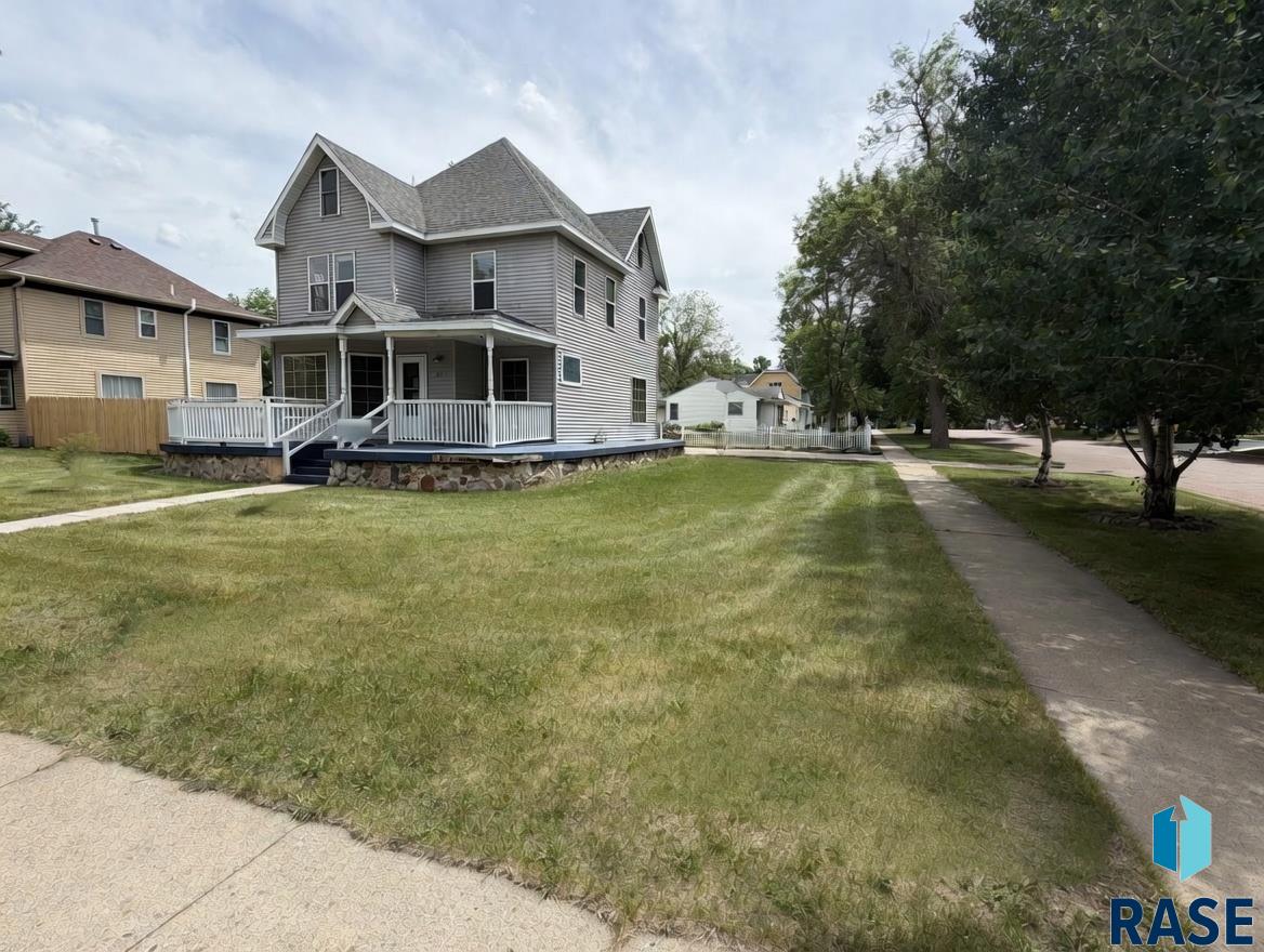 321 NW 4th Street — photo