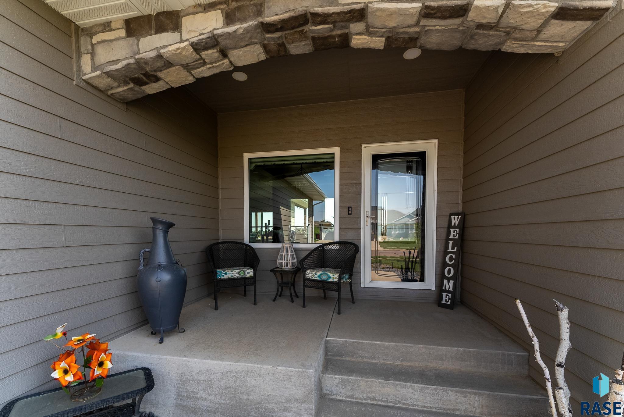 8401 E Roughlock Street, Sioux Falls, SD 57110 — photo 3