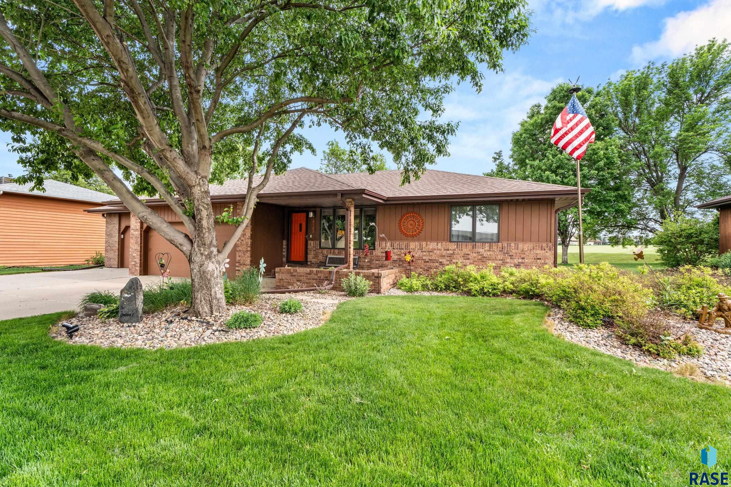 6105 W Oscar Howe Circle — photo