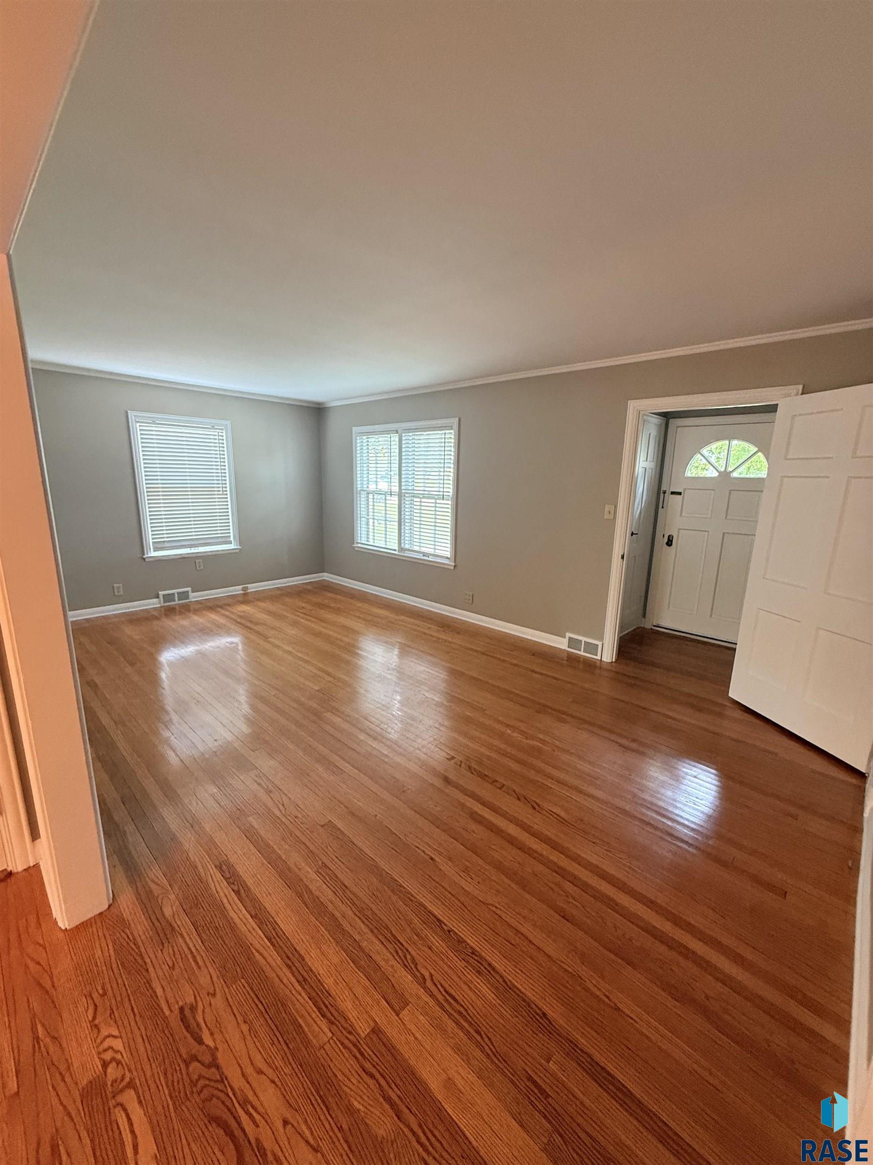 404 E 31st Street, Sioux Falls, SD 57105 — photo 2