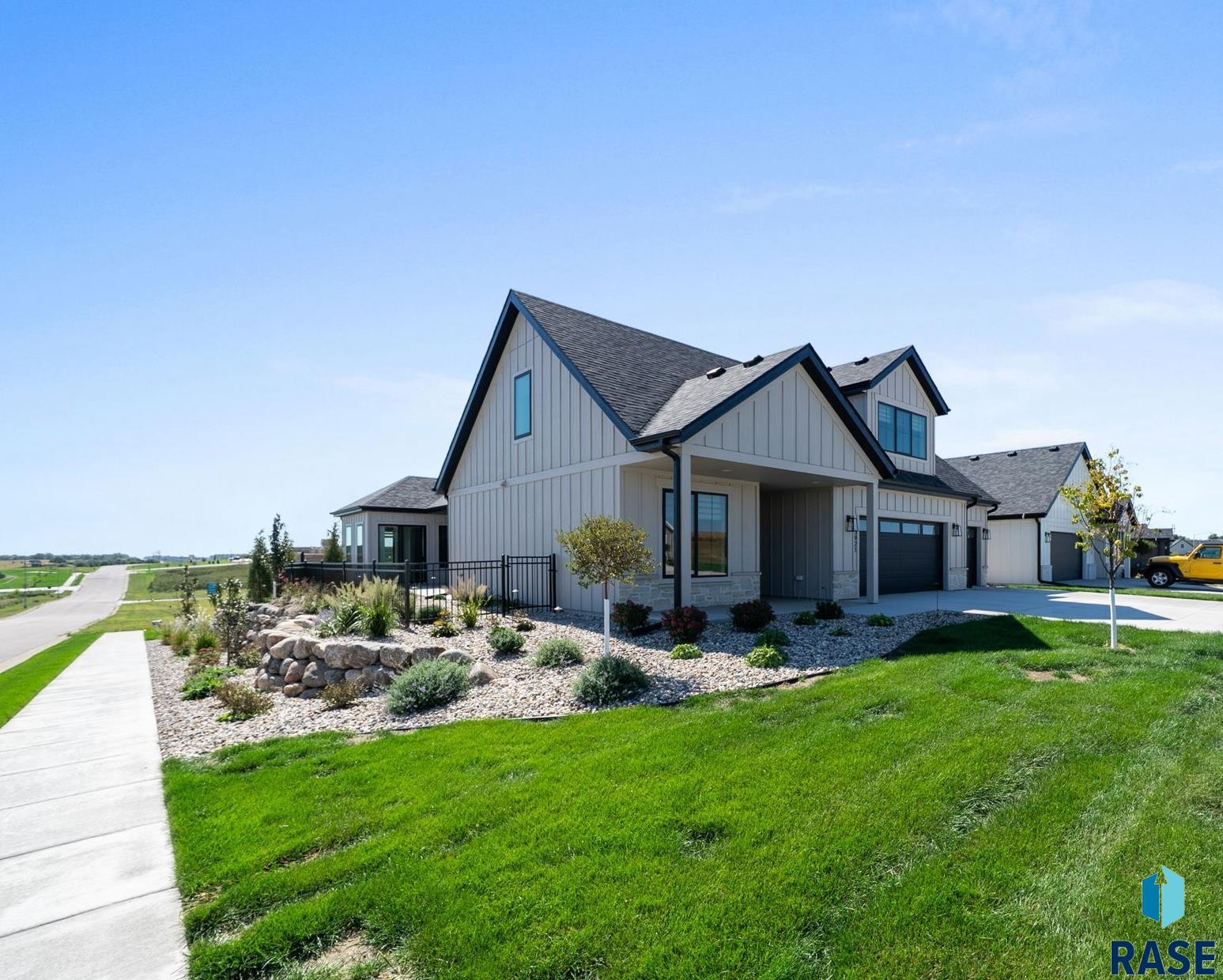 5921 E Rush Street, Sioux Falls, SD 57110 — photo 2