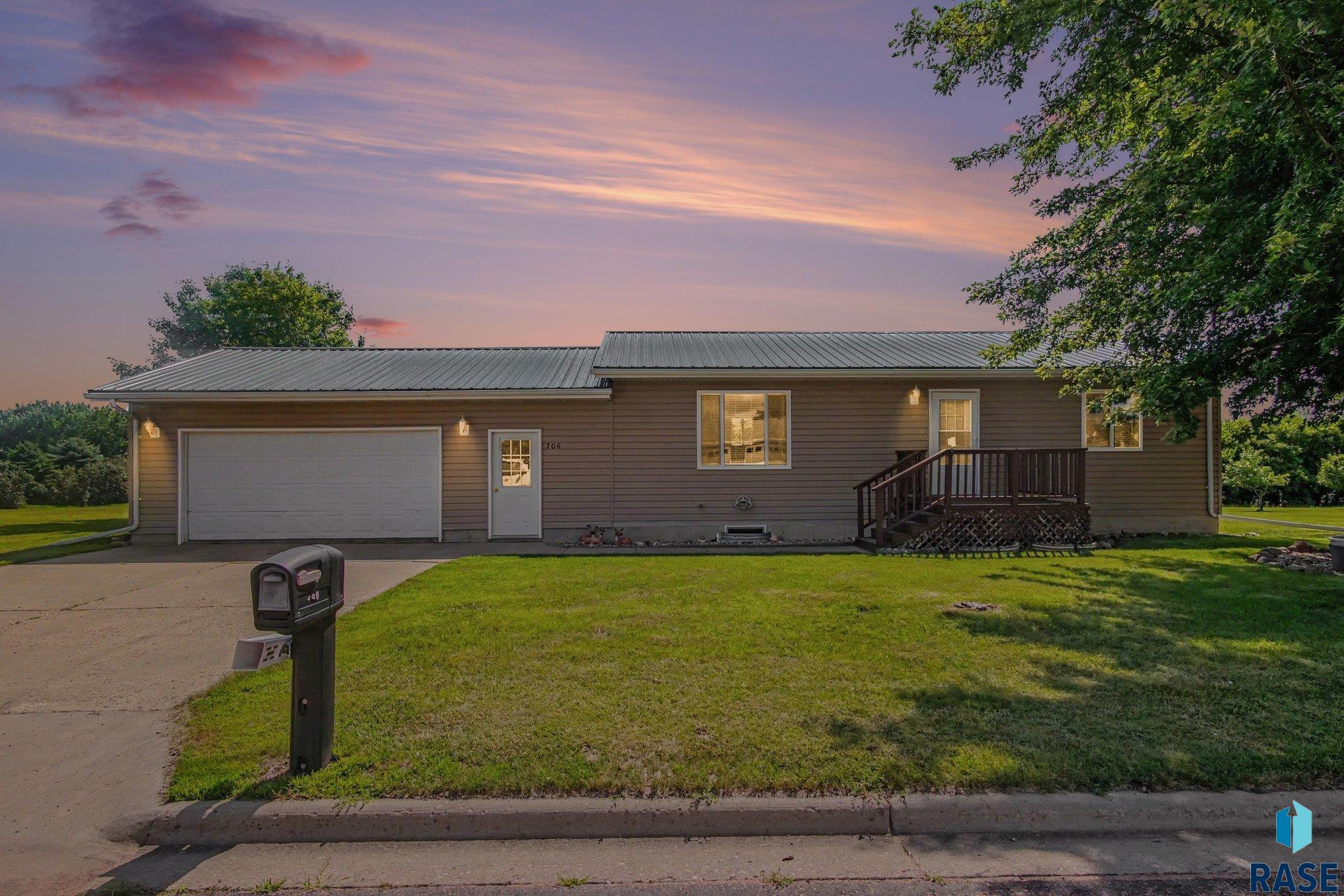 706 S Maple Street — photo