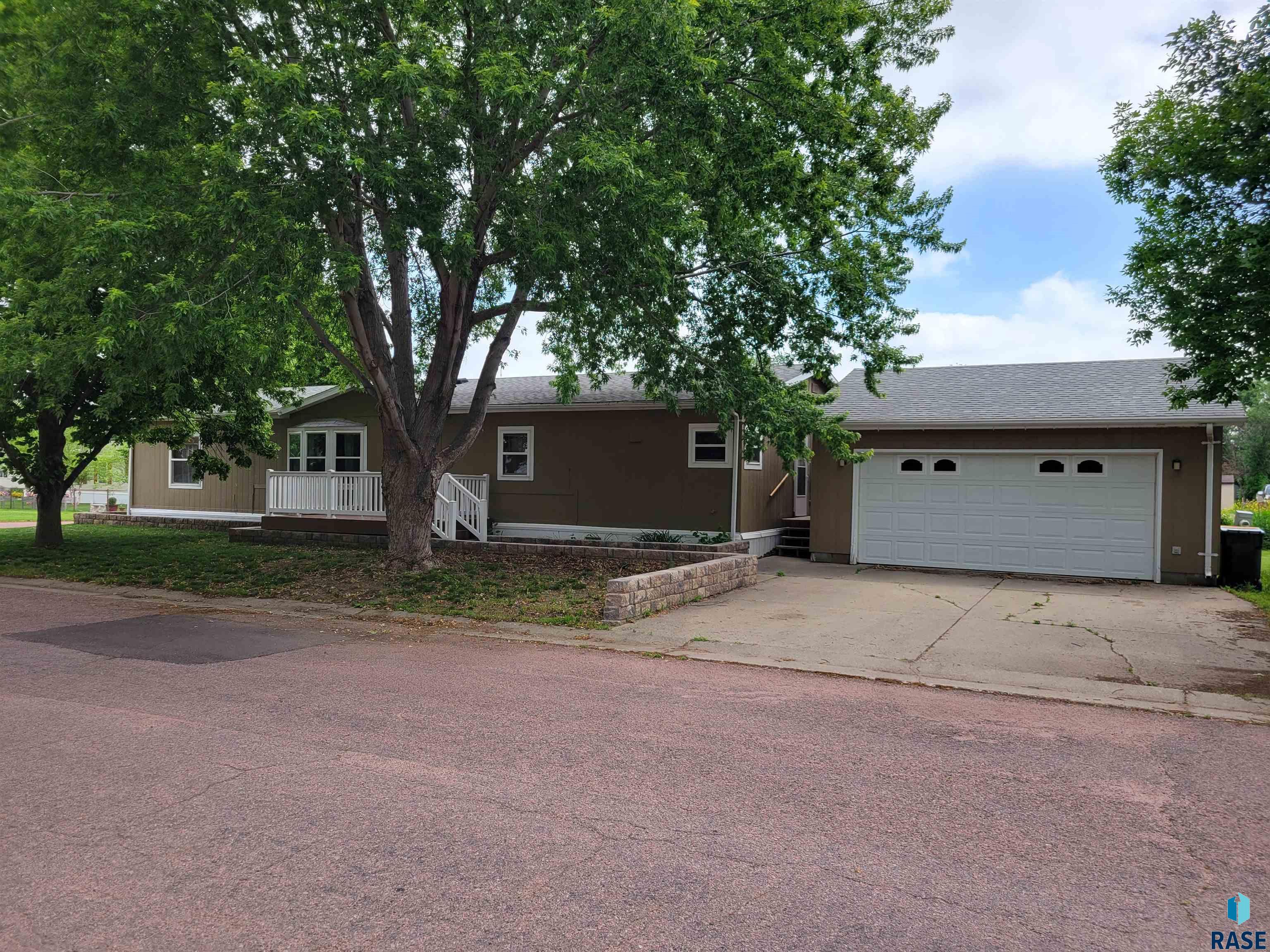 706 N Mallard Place — photo