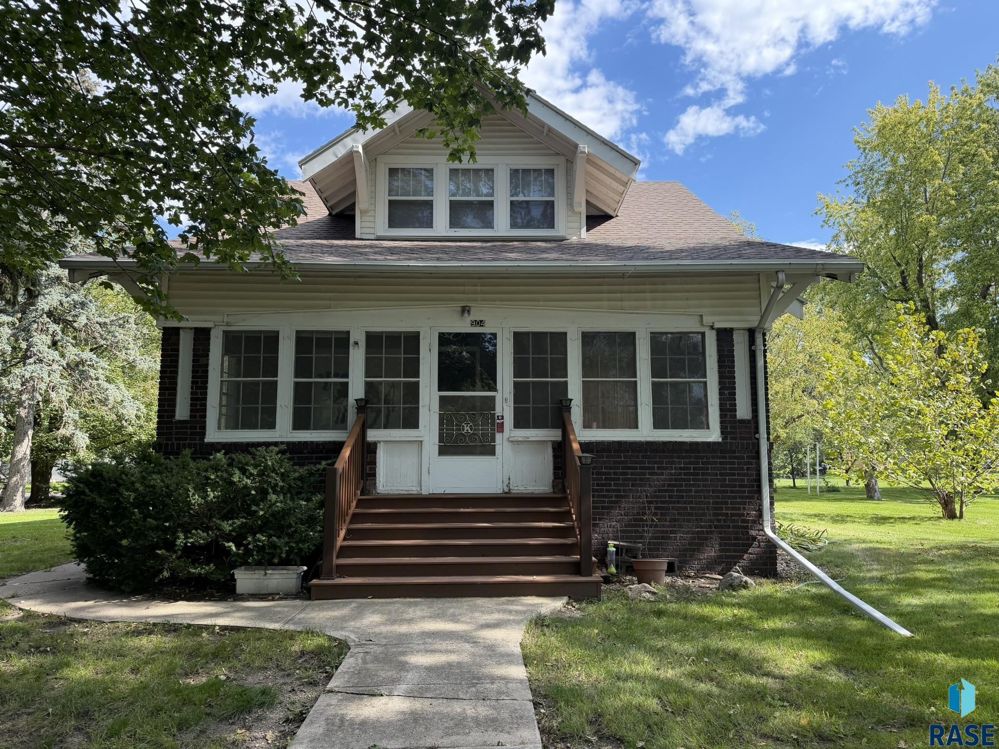 904 S Cherry Street, Freeman, SD 57029 — photo 2