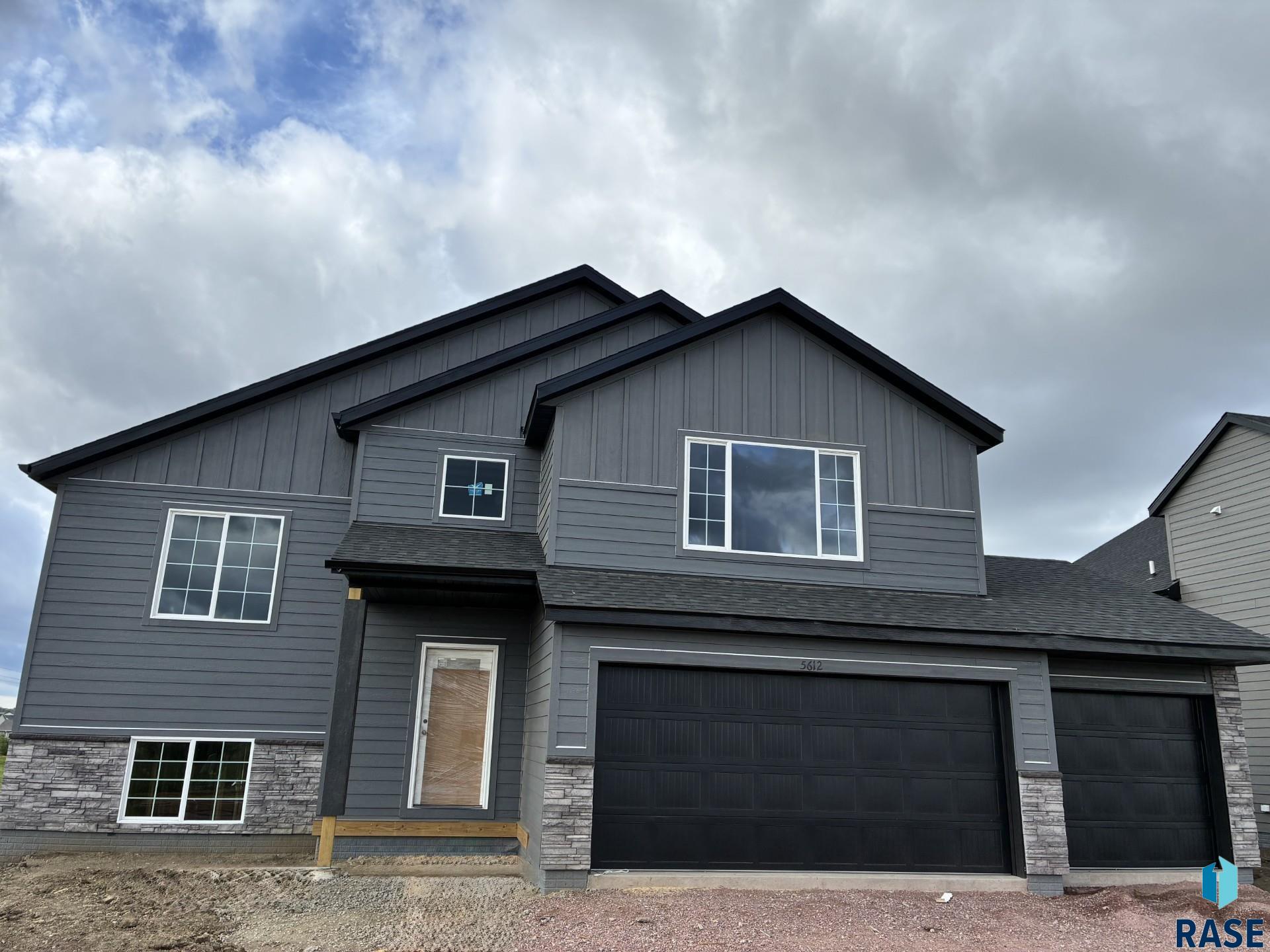 5612 E Ashwood Circle — photo