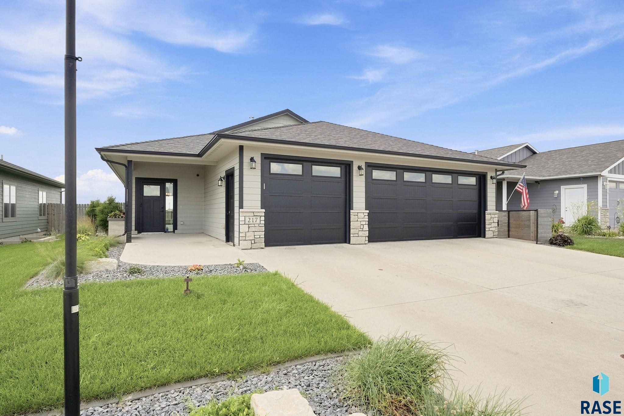 217 Devitt Drive, Harrisburg, SD 57032 — photo 2