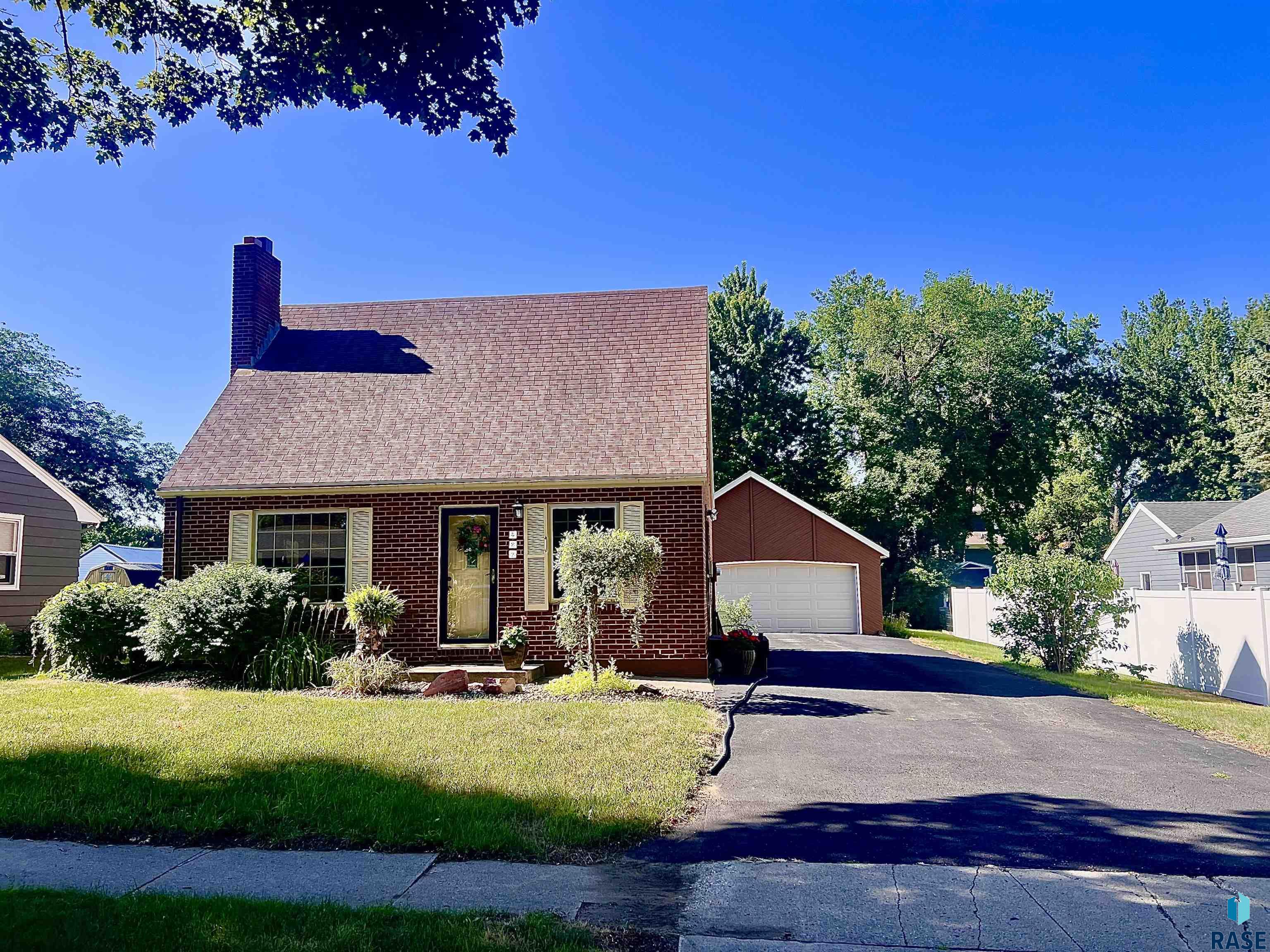 427 Brown W Street — photo