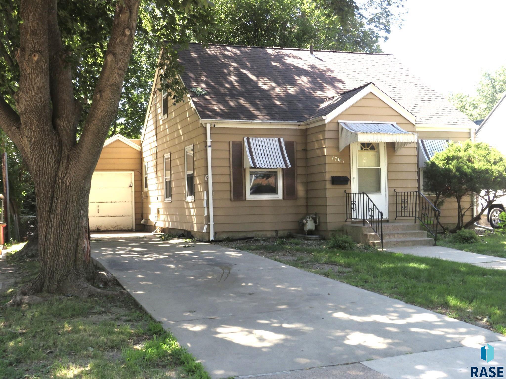 1705 S Lake Avenue — photo