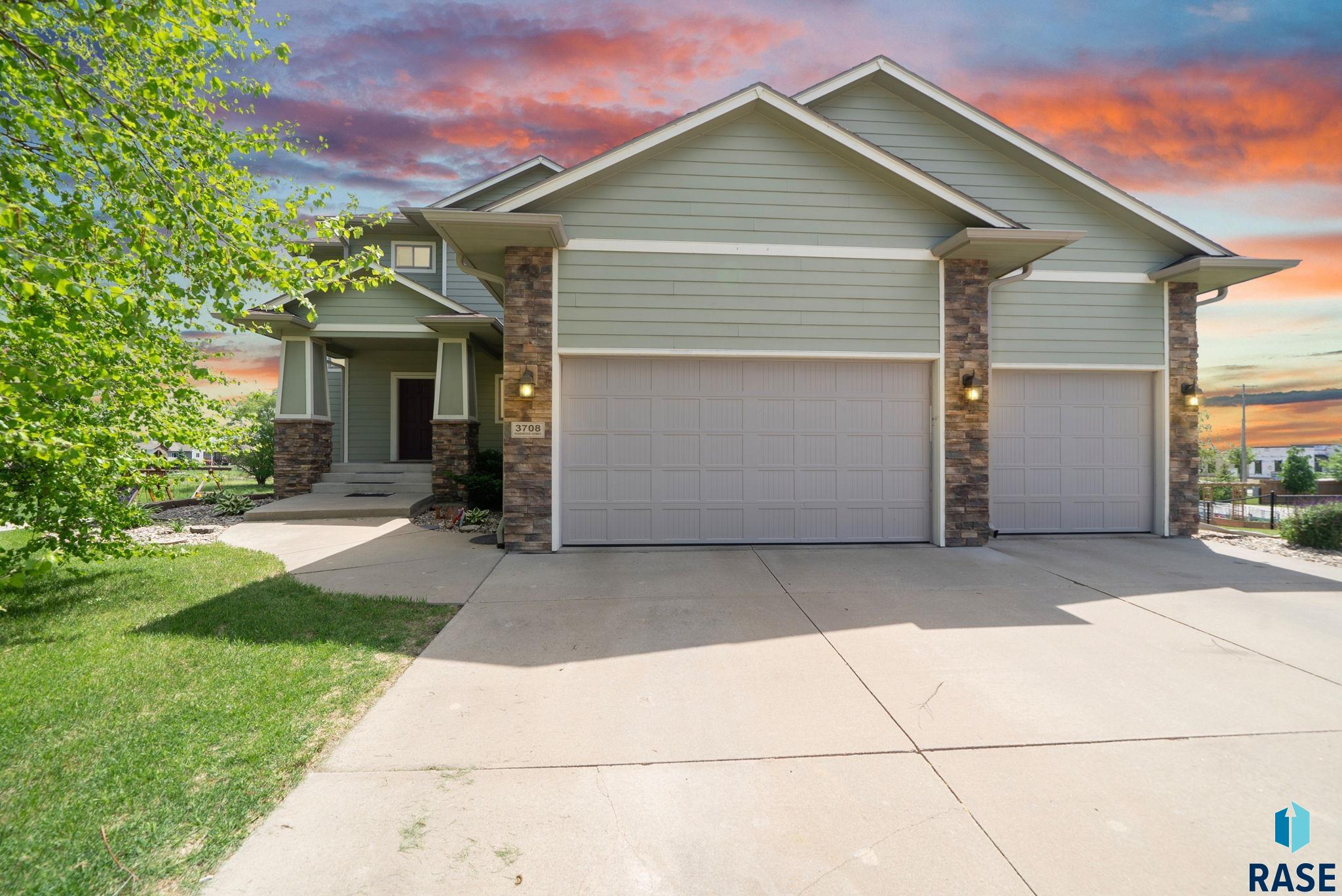 3708 E Wakefield Circle — photo