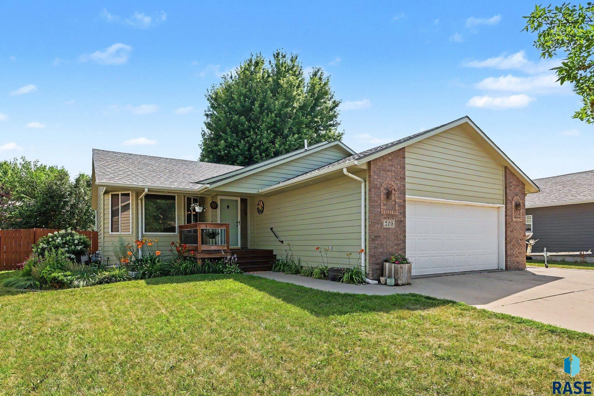 205 W Hackberry Street, Brandon, SD 57005 — photo 3