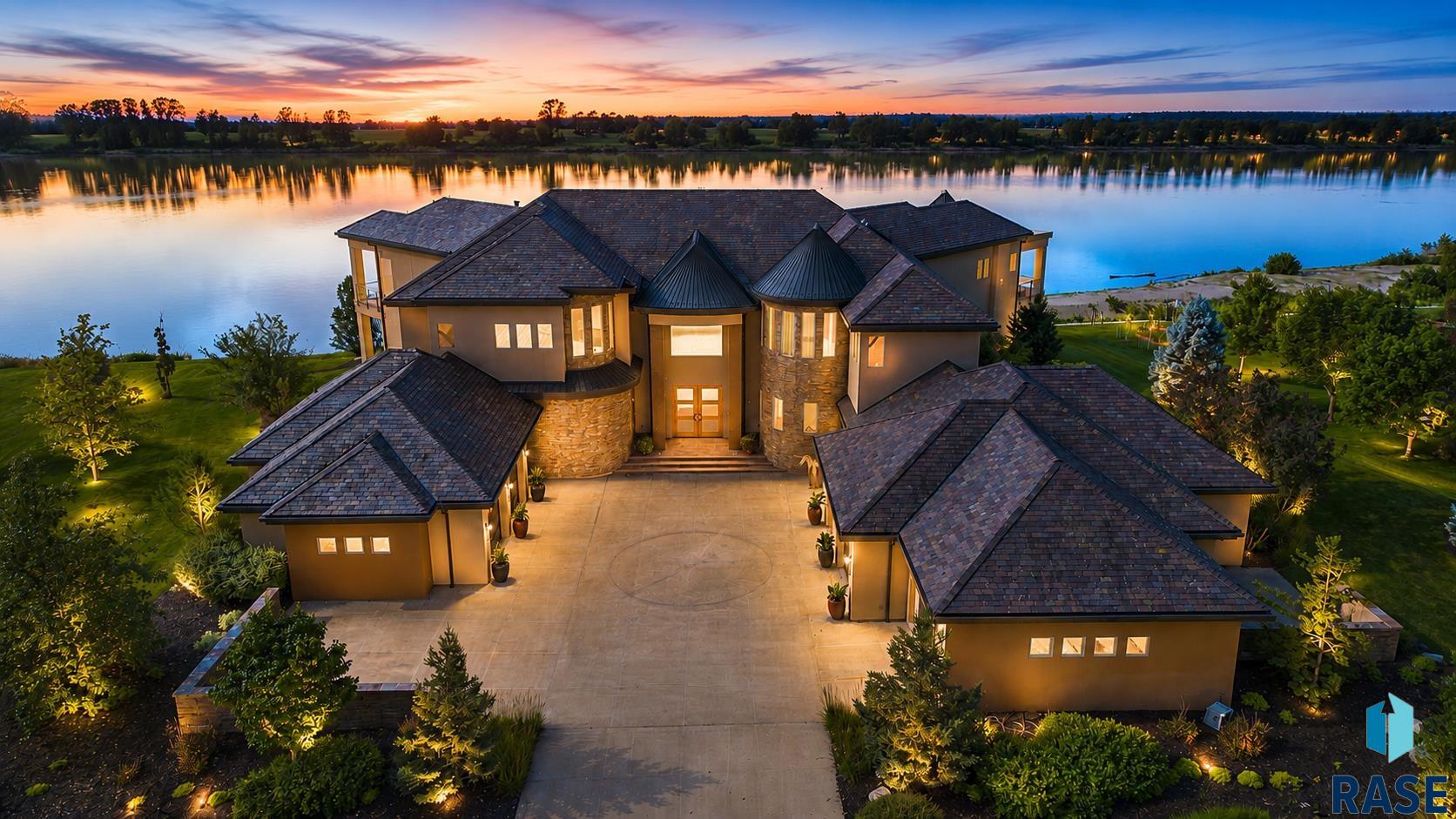 500 Bay Hill Circle — photo
