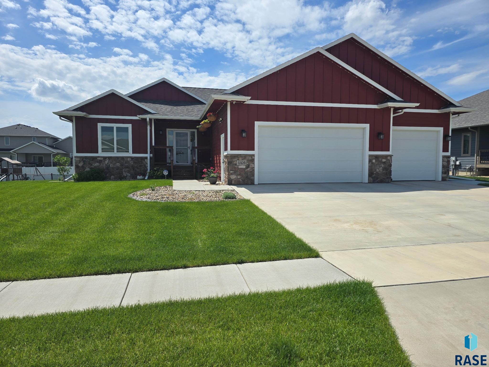 4405 S Sawtooth Trail — photo