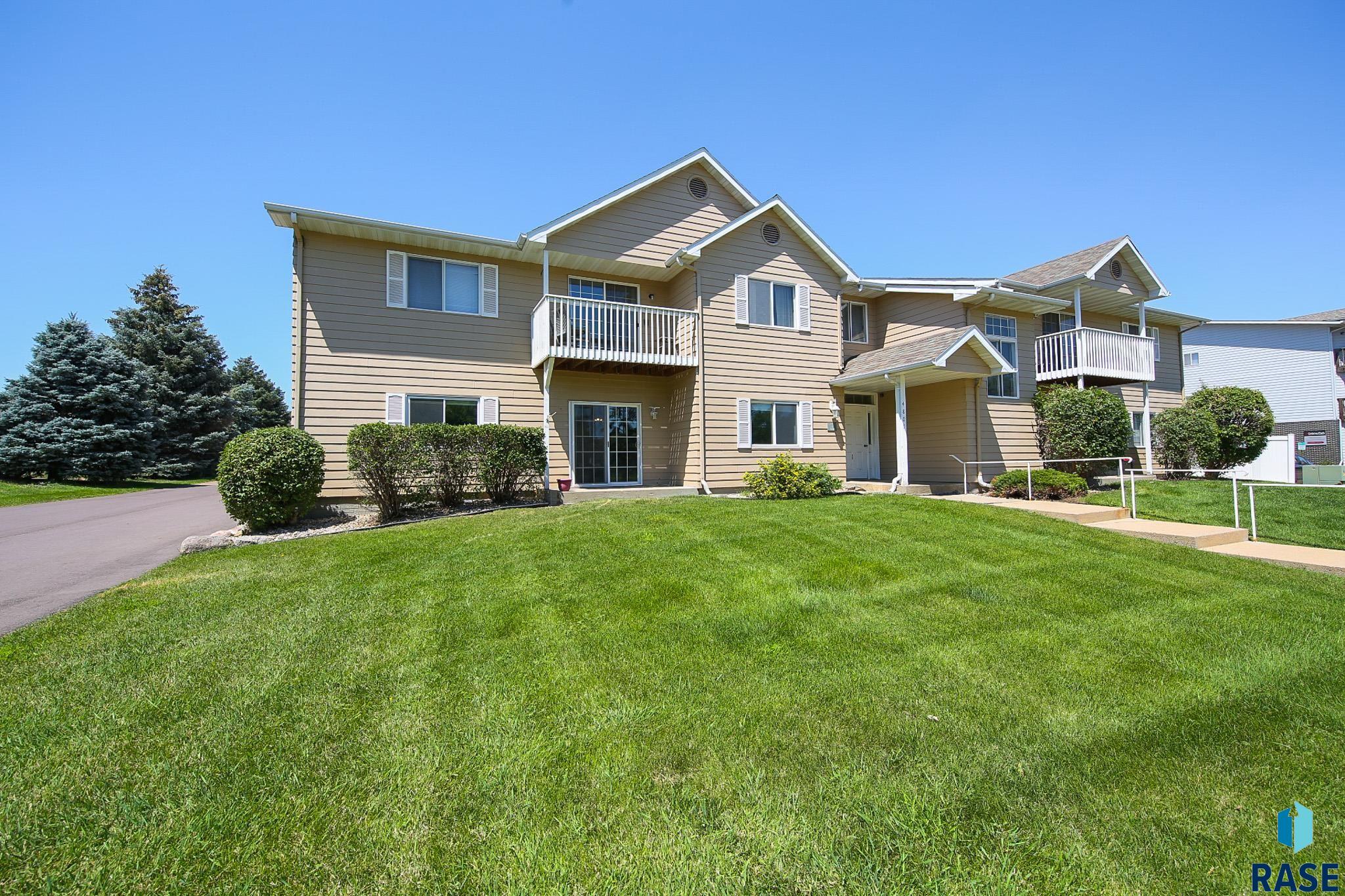 4801 S Oxbow Avenue #101 — photo