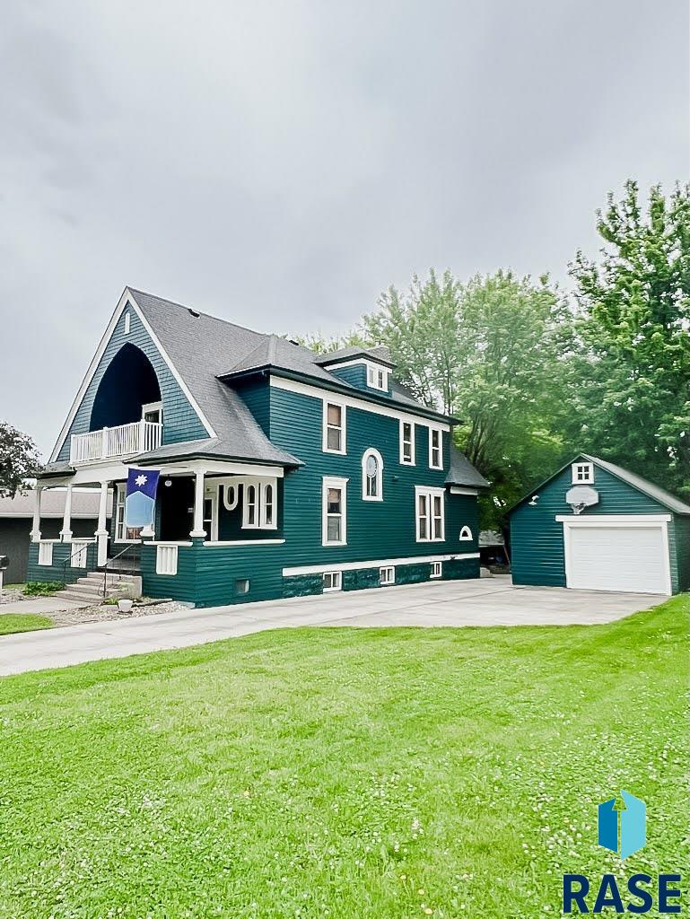 323 W Main Street — photo